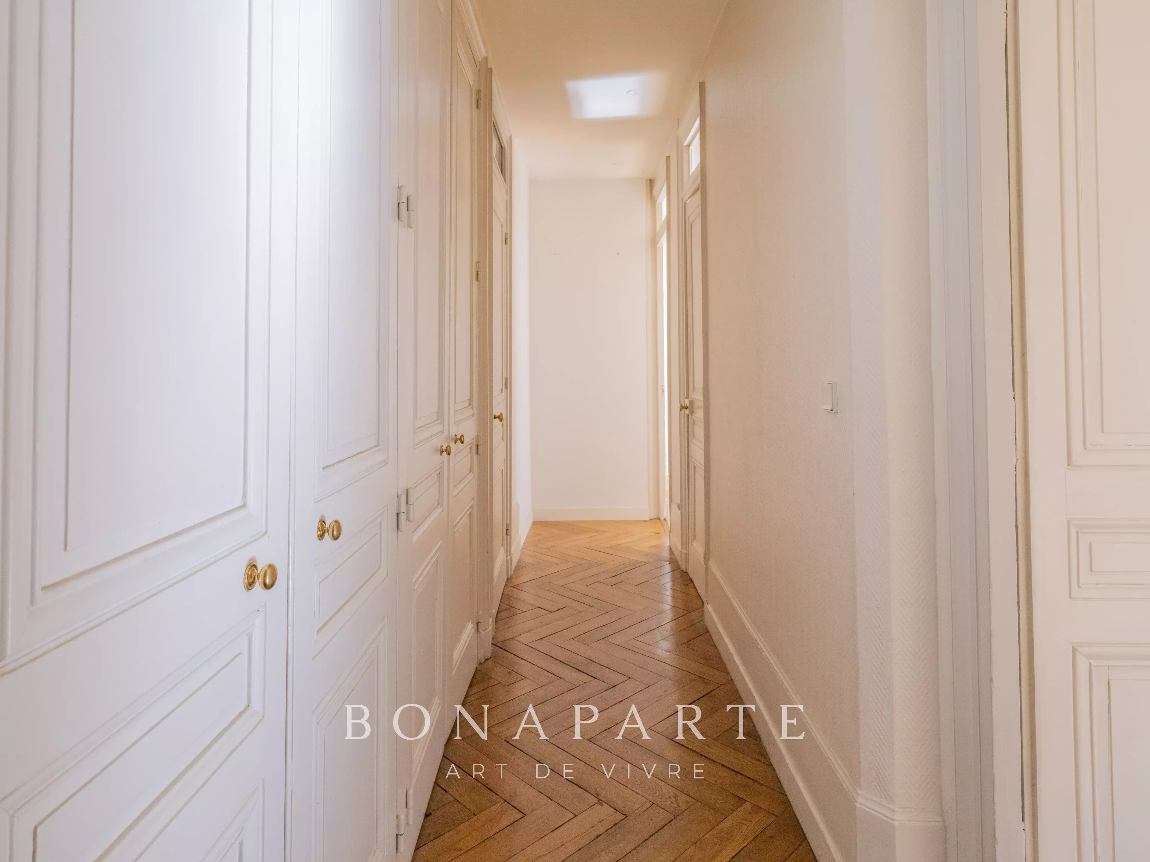 APPARTEMENT FAMILIAL DE CARACTERE - LYON 6 - 131m² - EXPOSITION SUD et EST - Photo 13