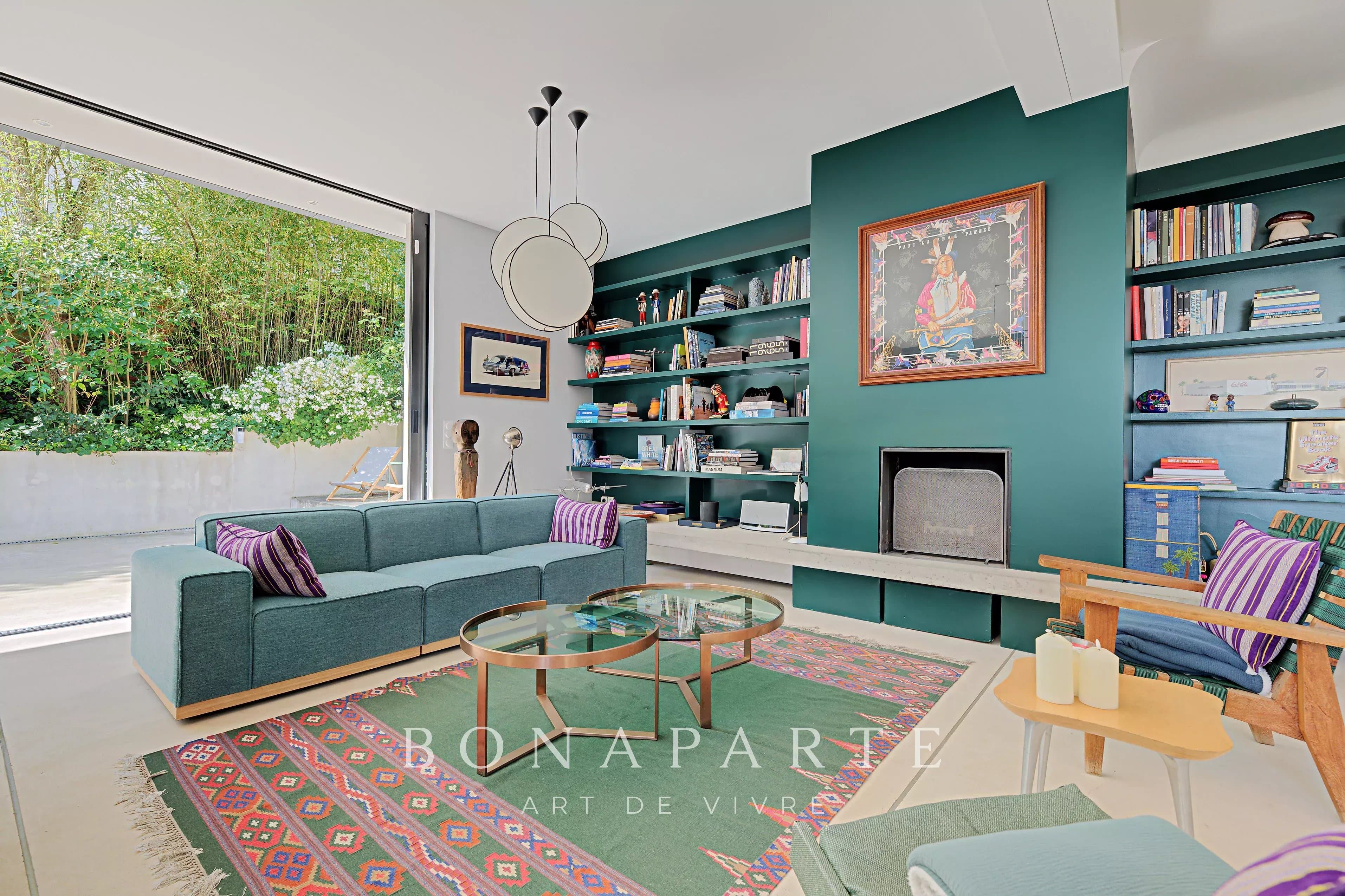 Vue Tour Eiffel – Maison familiale de 219 m² avec jardin de 550 m² – Adresse confidentielle - Photo 6