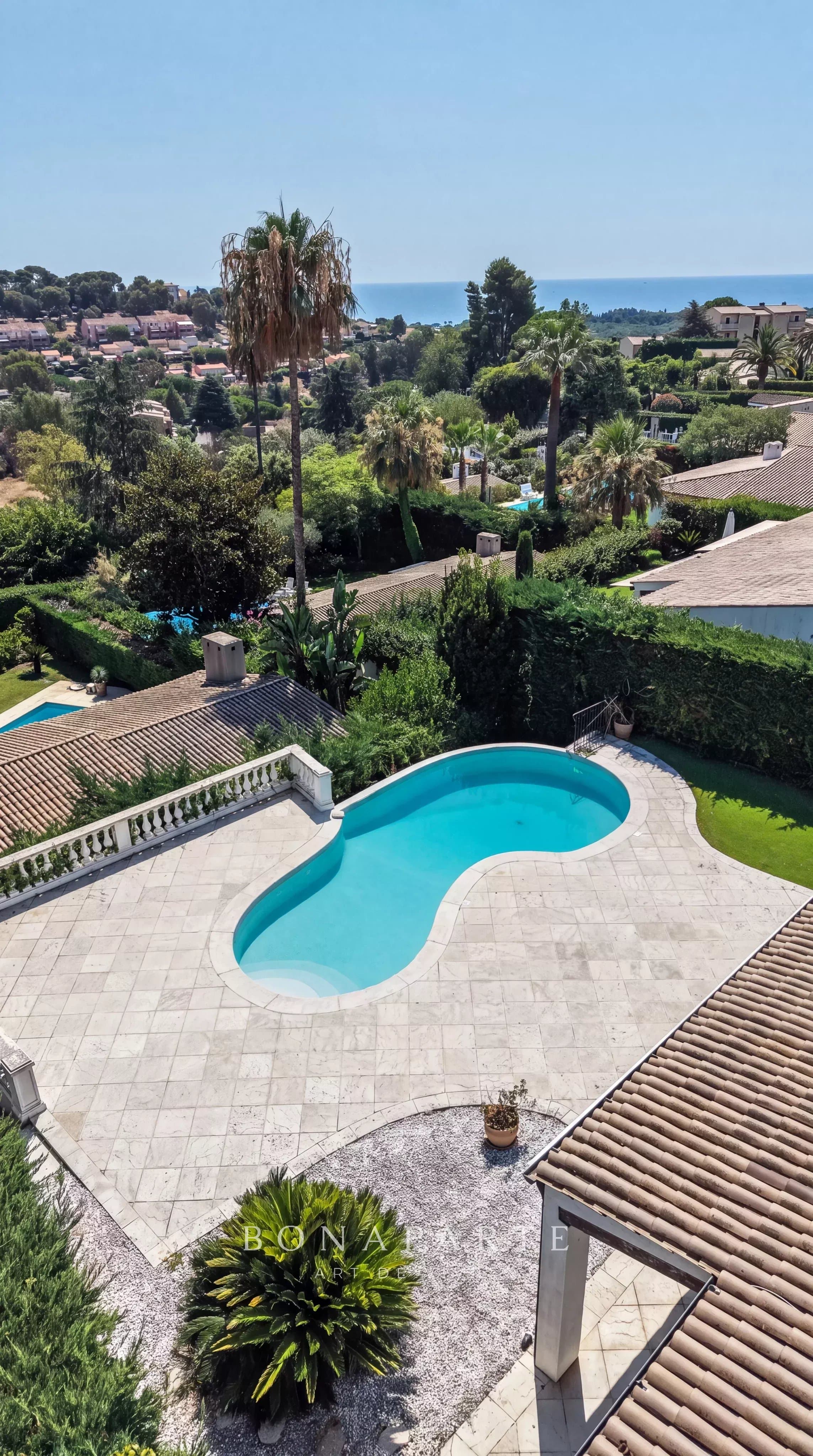 HAUTS DE VAUGRENIER – VILLA CONTEMPORAINE D'EXCEPTION - Photo 12