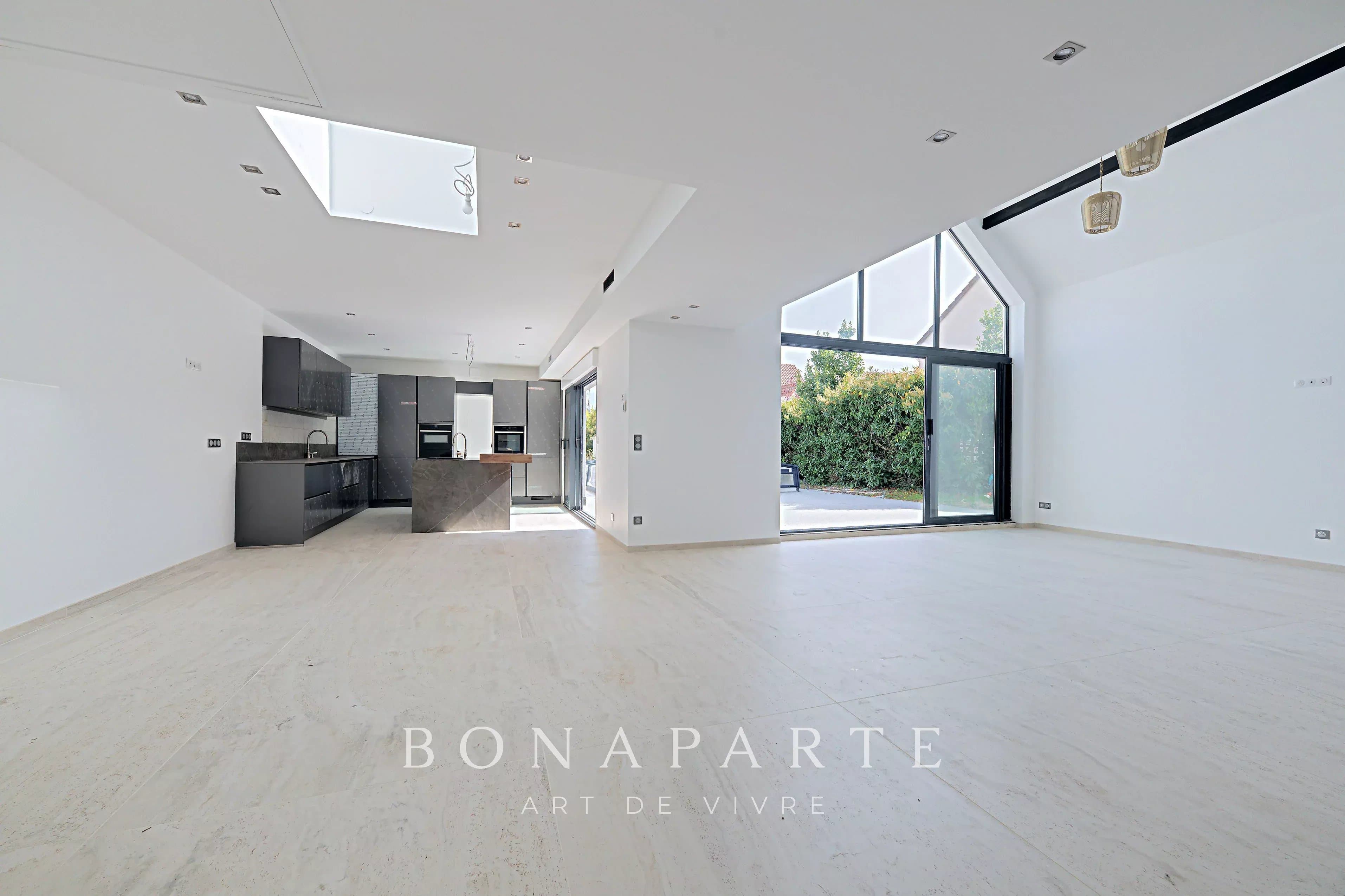 Antony centre – Maison récente de 230 m² avec ascenseur, piscine 8x4 et dépendances sur terrain de 1 150 m² - Photo 4