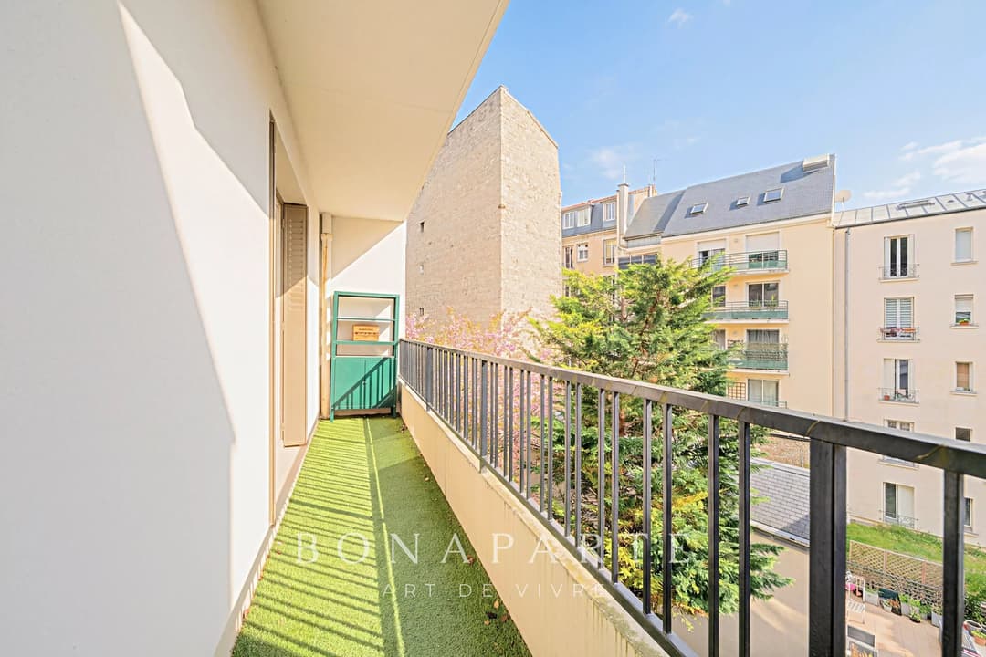 Trois pièces traversant avec balcons - Photo 15