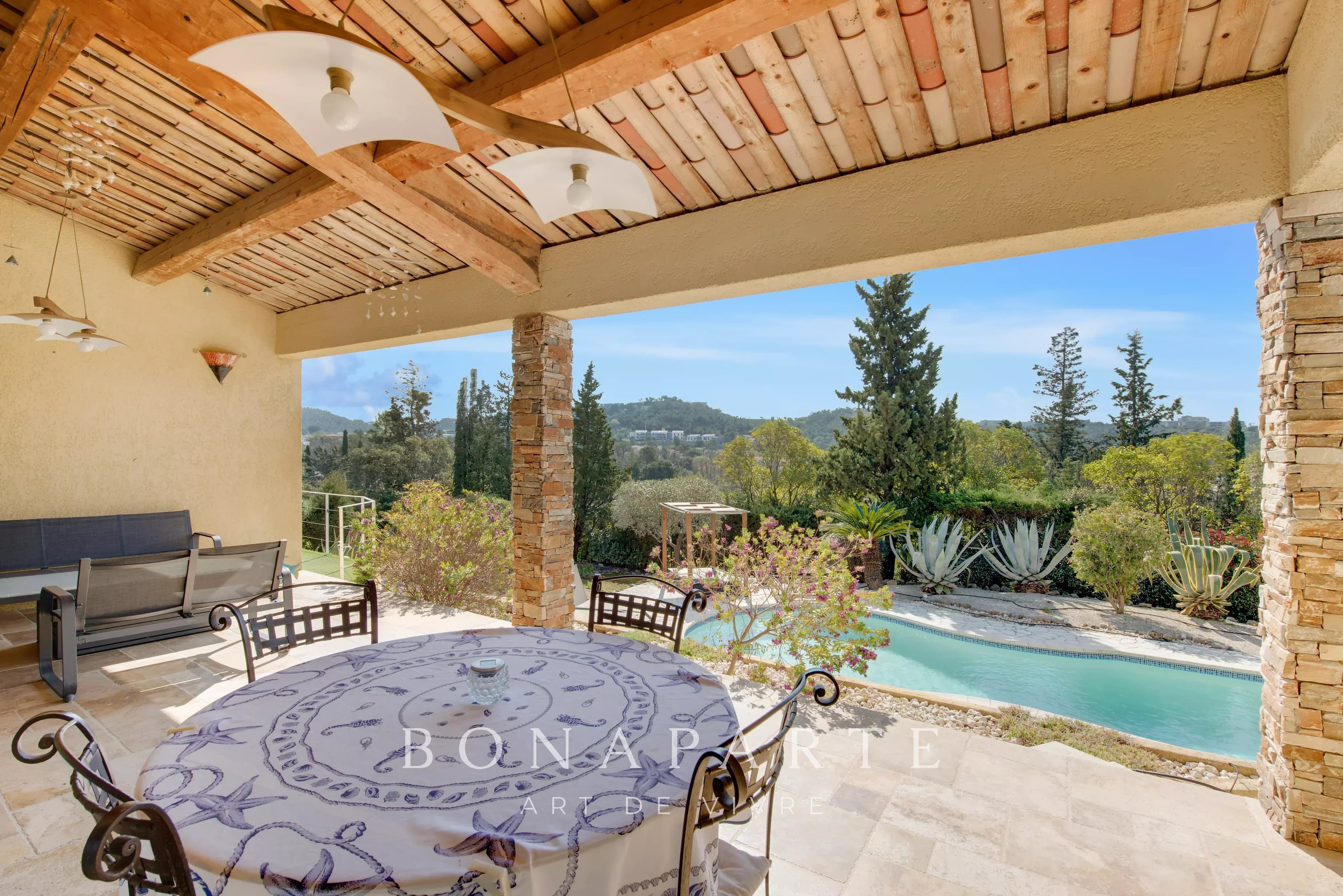 Saint-Raphaël - Superbe villa rénovée avec piscine - Photo 7