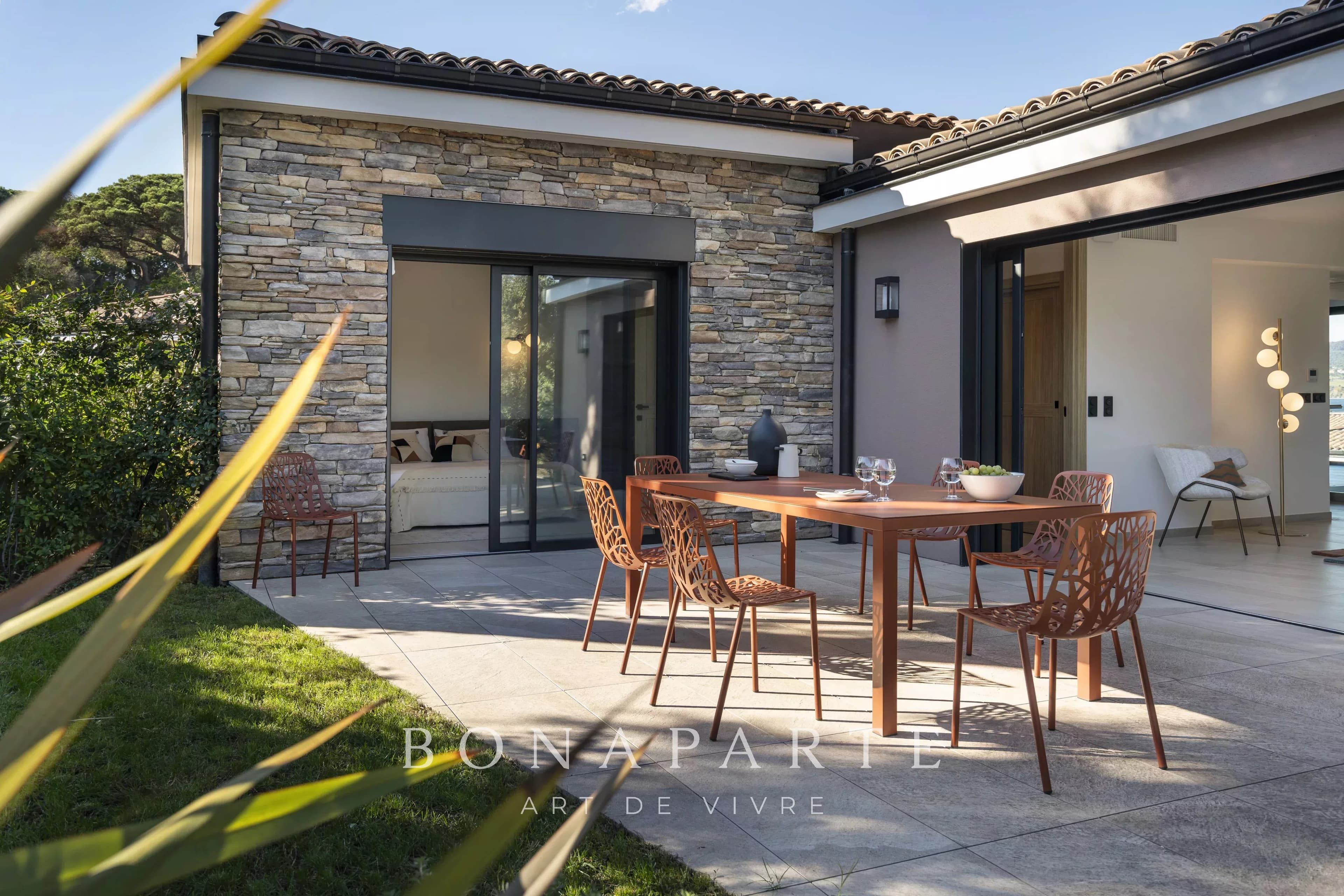 GASSIN - SAINT-TROPEZ Exclusivité : Magnifique villa-appartement en duplex avec très belle vue mer - Photo 39