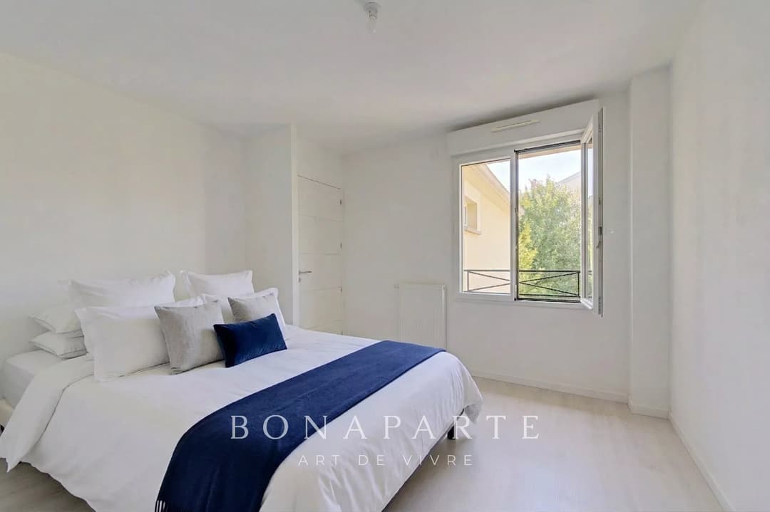 MAISONS-LAFFITTE, MAISON RECENTE À PROXIMITÉ IMMÉDIATE DU CENTRE-VILLE - Photo 10
