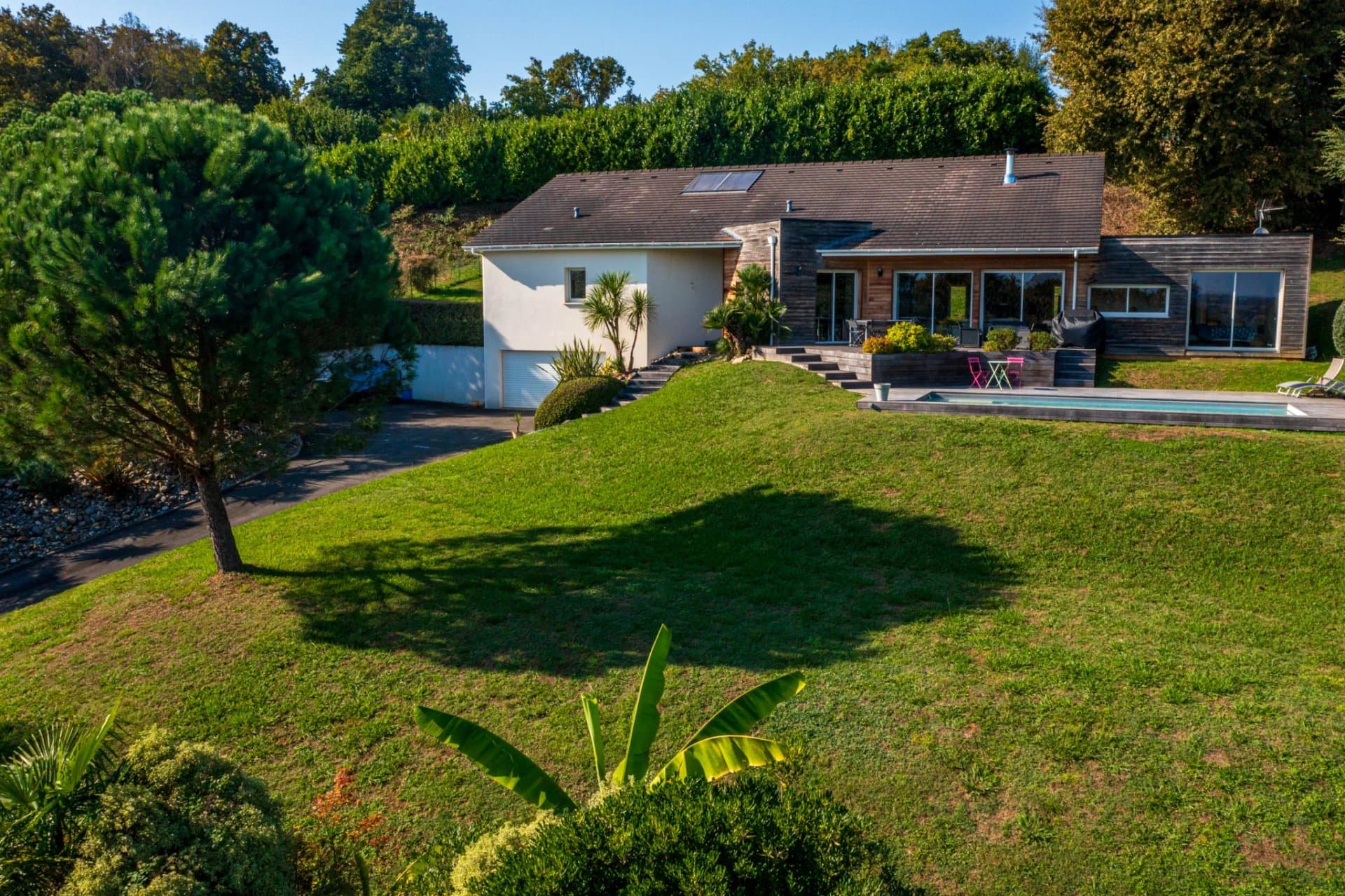 SERRES-CASTET – Contemporaine avec piscine et vue Pyrénées - Photo 9