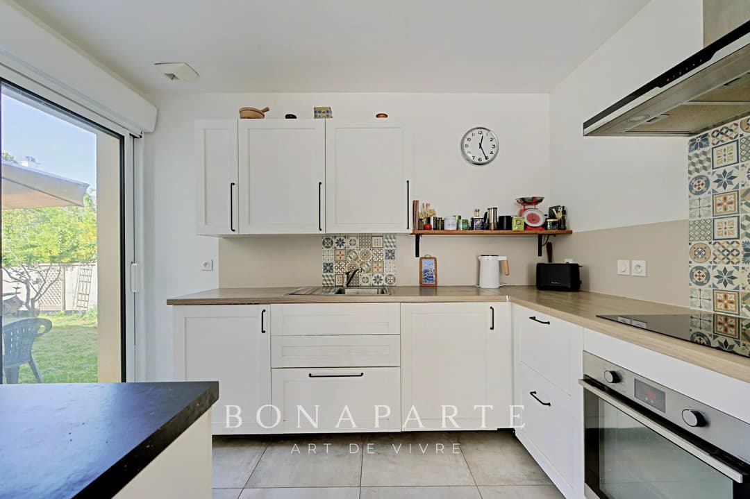 MAISONS-LAFFITTE, MAISON RECENTE À PROXIMITÉ IMMÉDIATE DU CENTRE-VILLE - Photo 3
