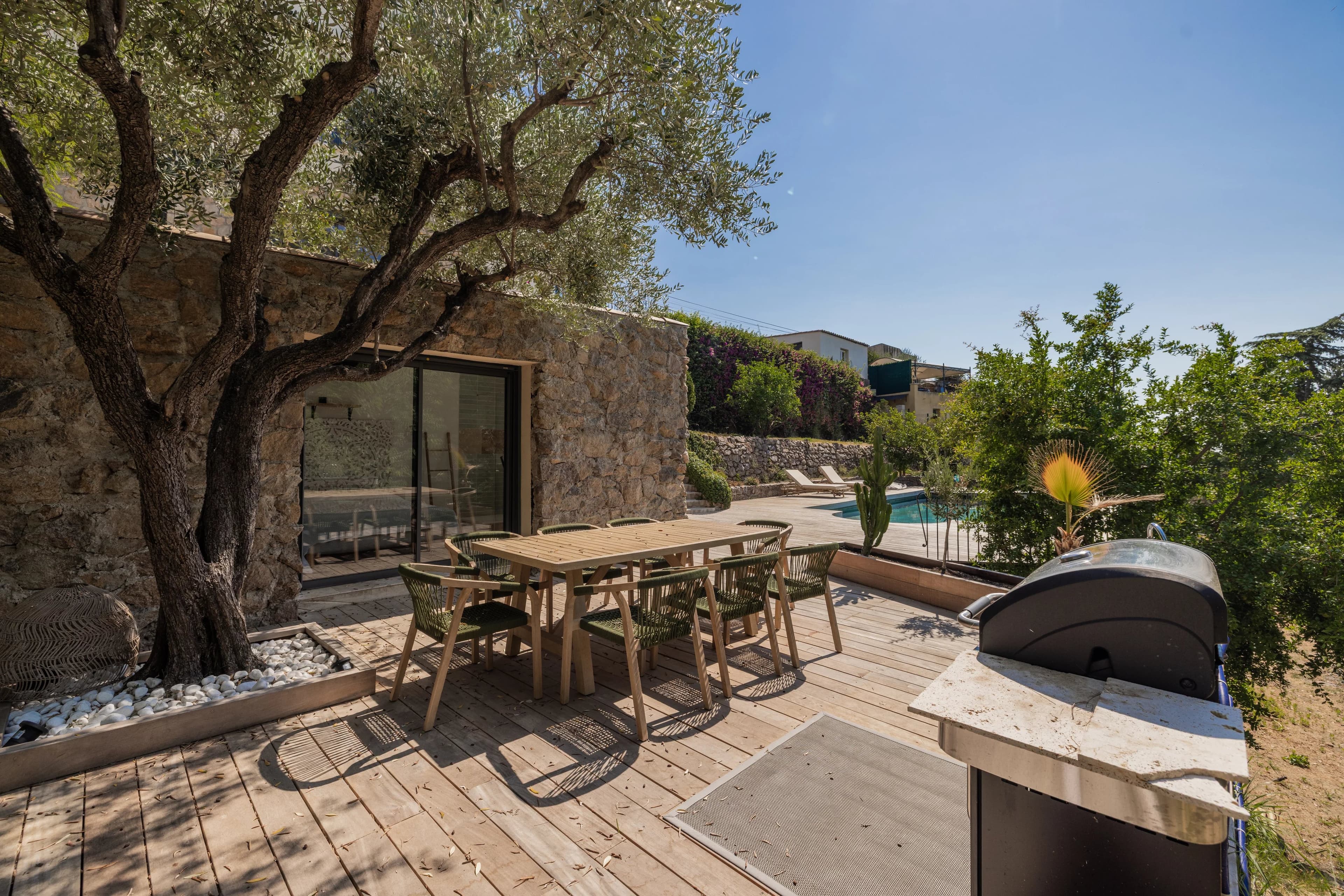 Aux portes de SUPER CANNES, élégante villa entiérement rénovée - vue mer panoramique - position dominante - Photo 26