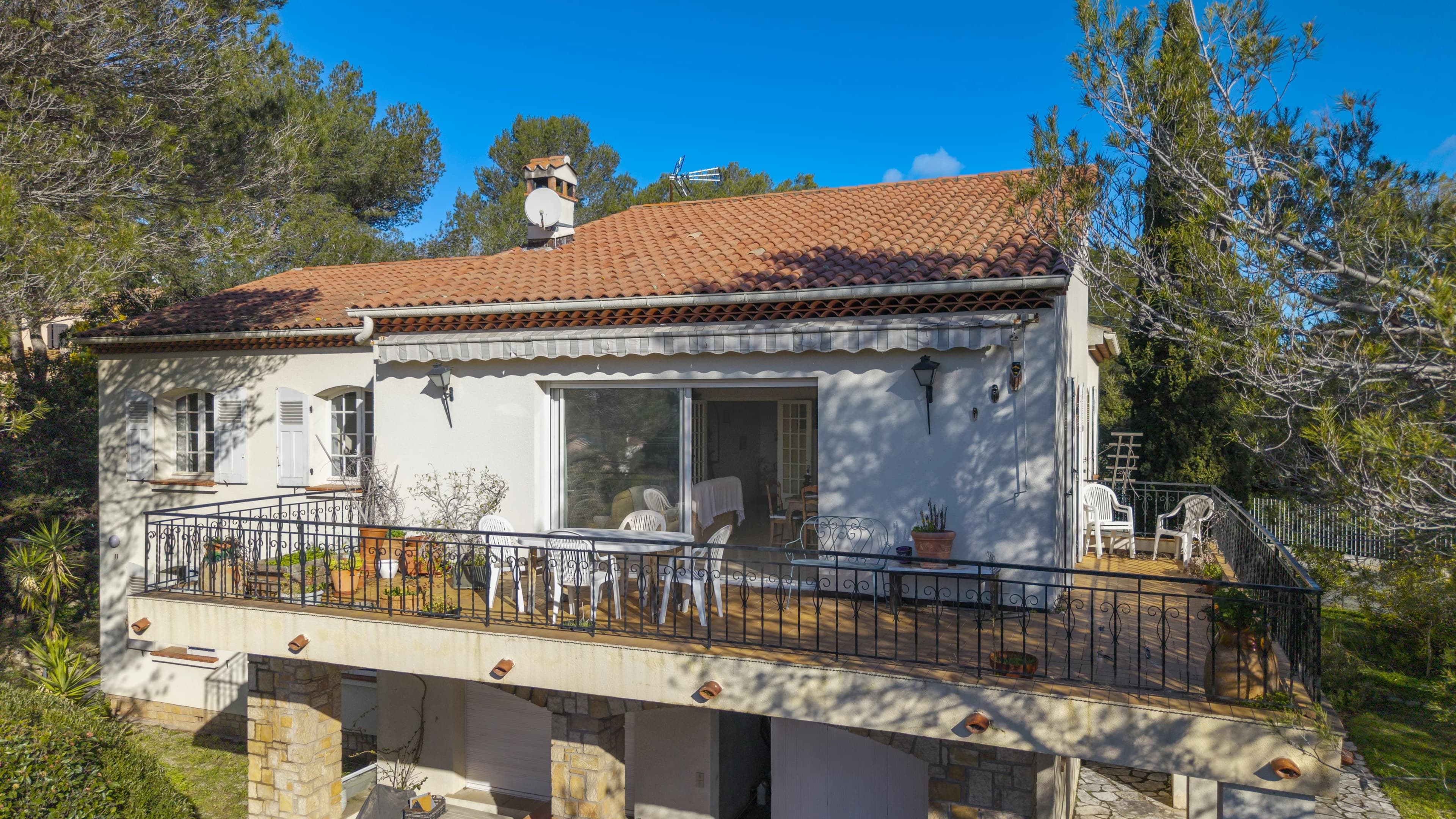 SAINT-RAPHAËL / BOULOURIS  - CHARMANTE VILLA - Photo 8