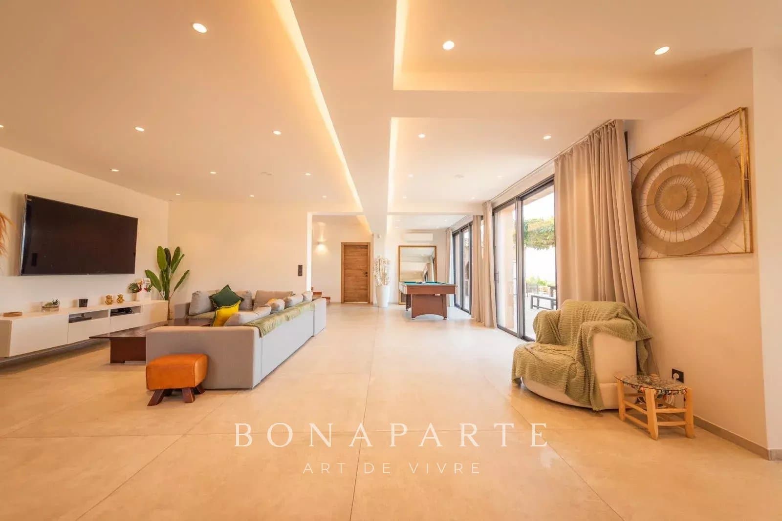 DRAGUIGNAN - DOMAINE D'EXCEPTION - ENTIEREMENT RENOVE - Photo 5