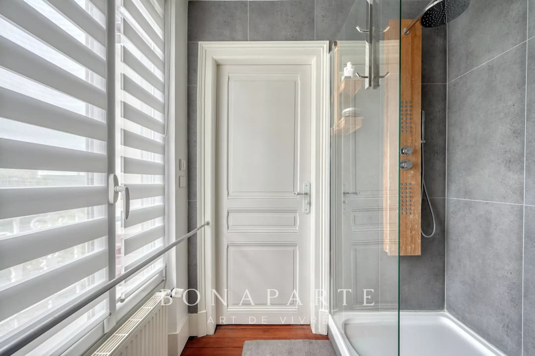 Maison de maître en meulière – 264 m² – Parc arboré de 1 440 m² à 40 min de Paris - Photo 18