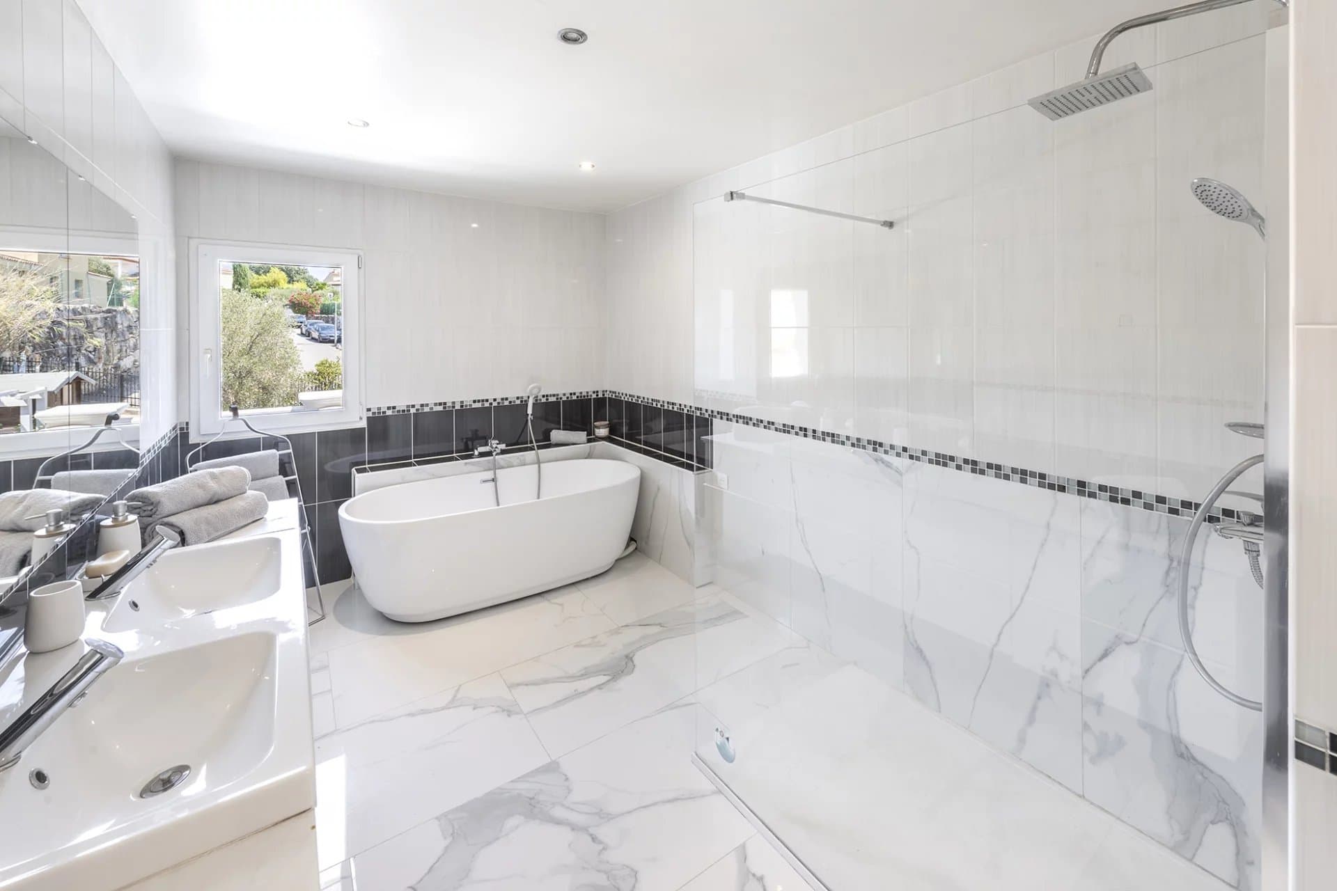 EXCLUSIVITE : Villa - 172 m² - 7 pièces - Photo 9