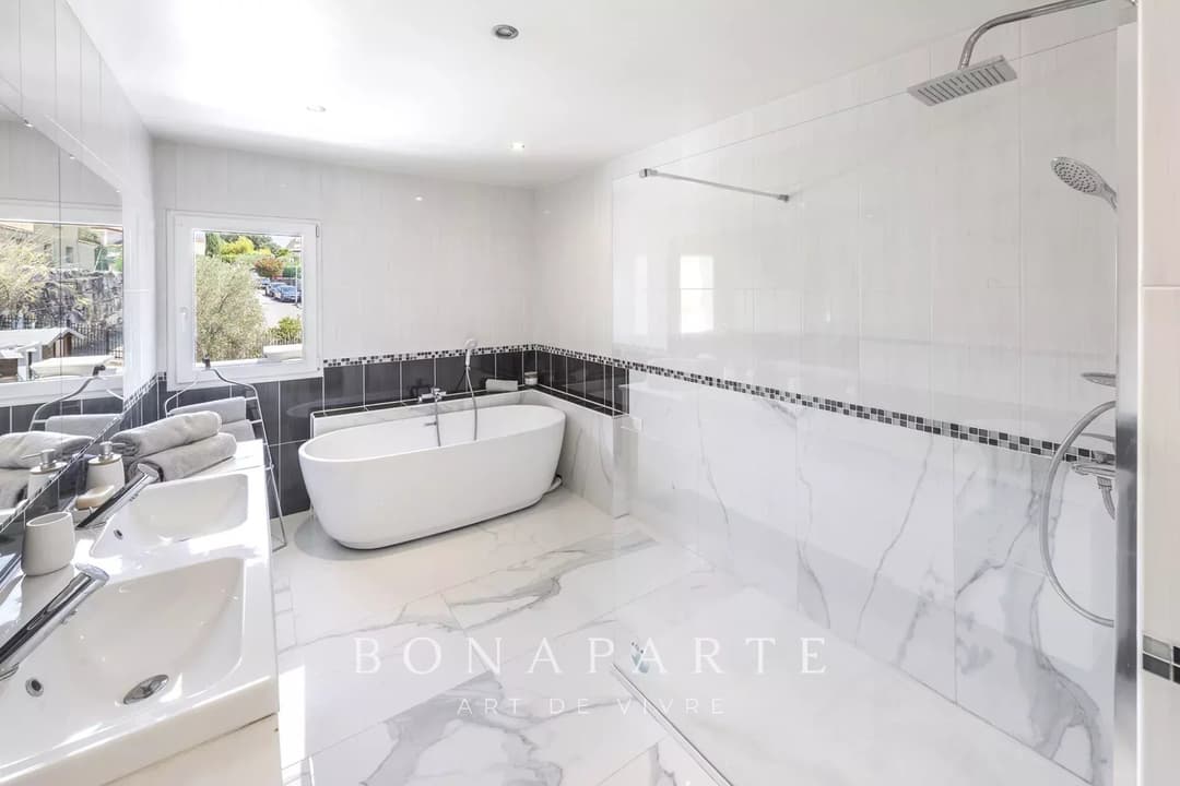EXCLUSIVITE : Villa - 172 m² - 7 pièces - Photo 9
