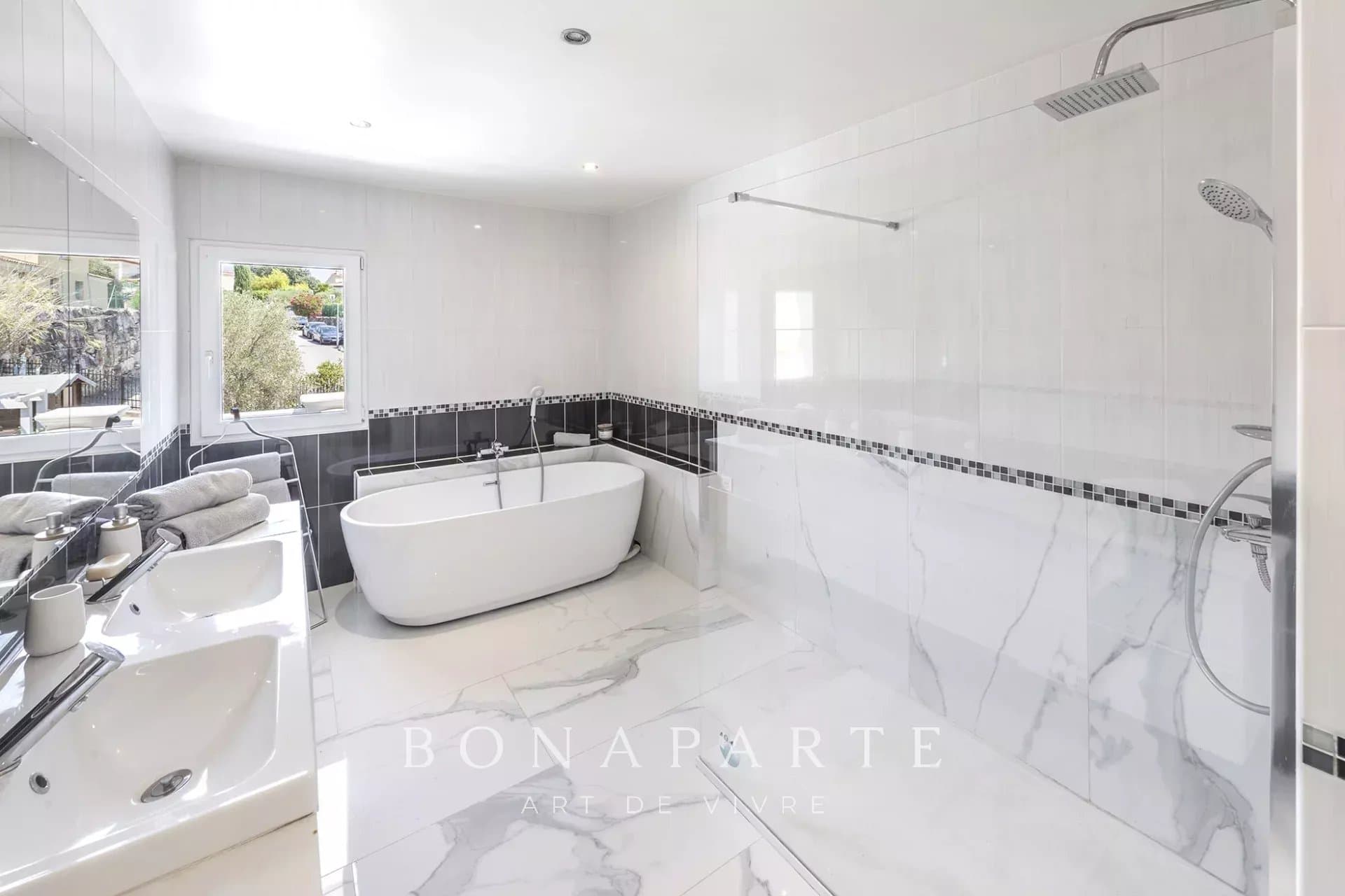 EXCLUSIVITE : Villa - 172 m² - 7 pièces - Photo 9