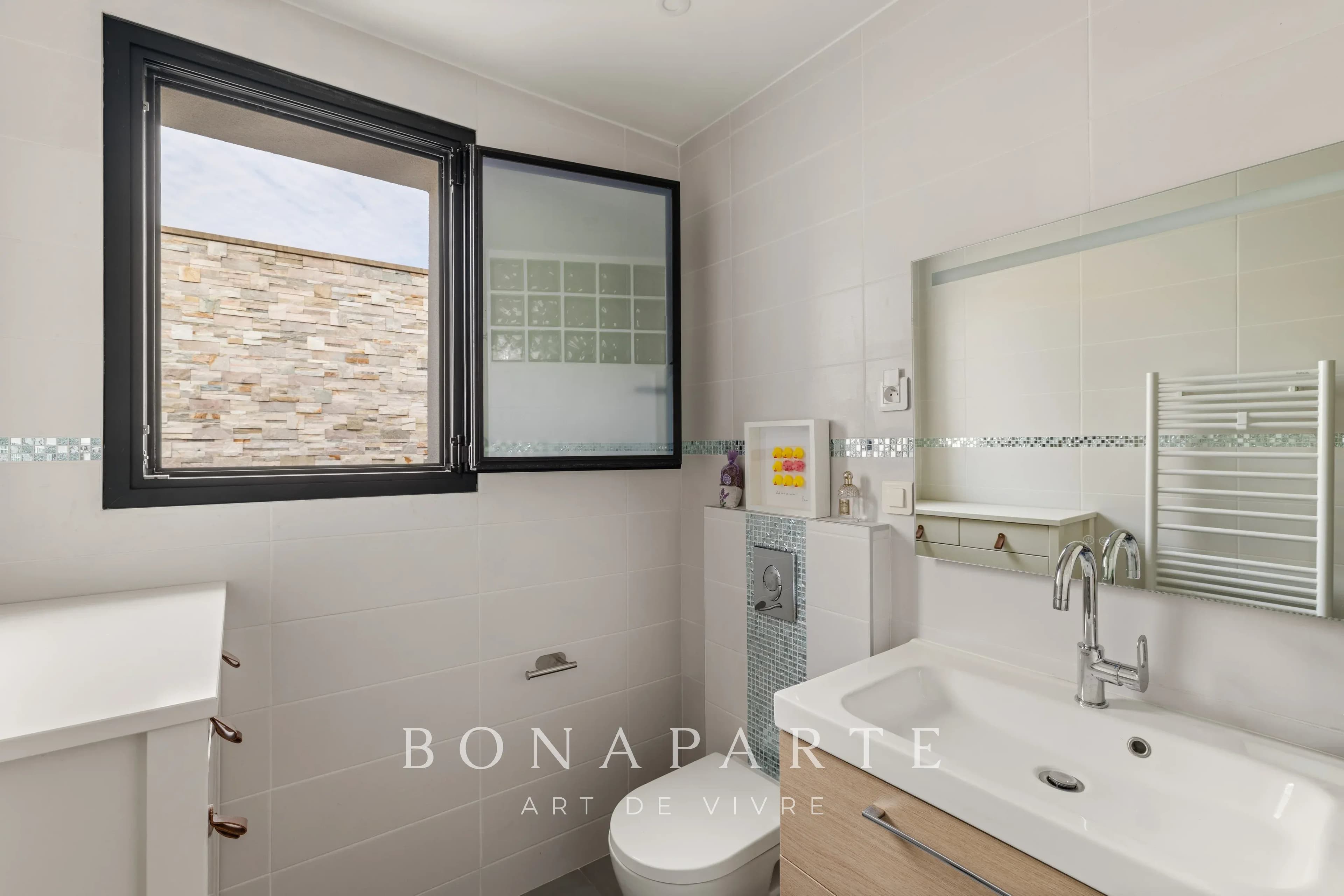RUEIL-MALMAISON – MAISON CONTEMPORAINE 235 M² – 5 CHAMBRES – PISCINE – SAINT-CUCUFA - Photo 19
