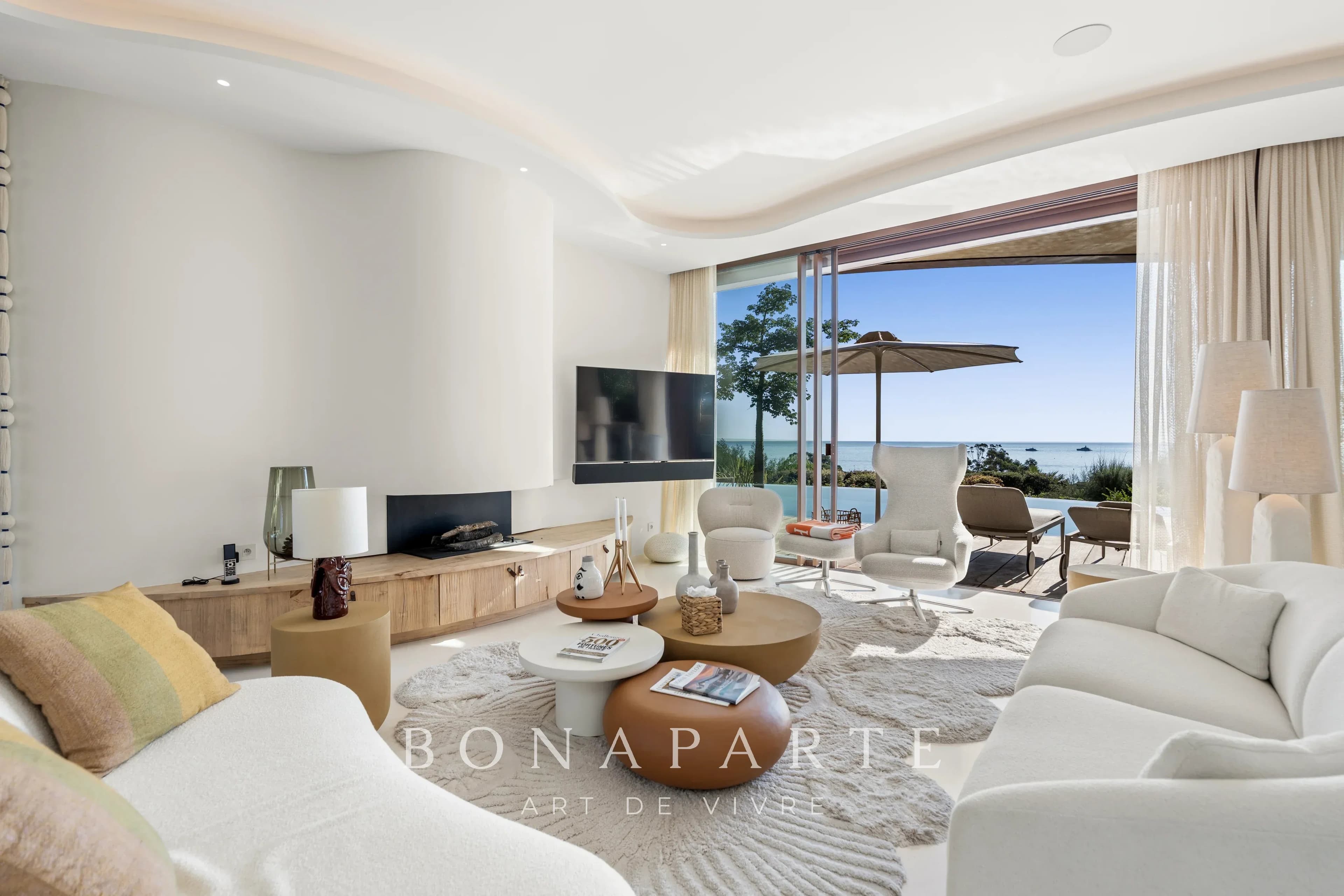 RAMATUELLE – PLAGE DE PAMPELONNE: Villa contemporaine d’exception avec vue panoramique sur la Méditerranée - Photo 6