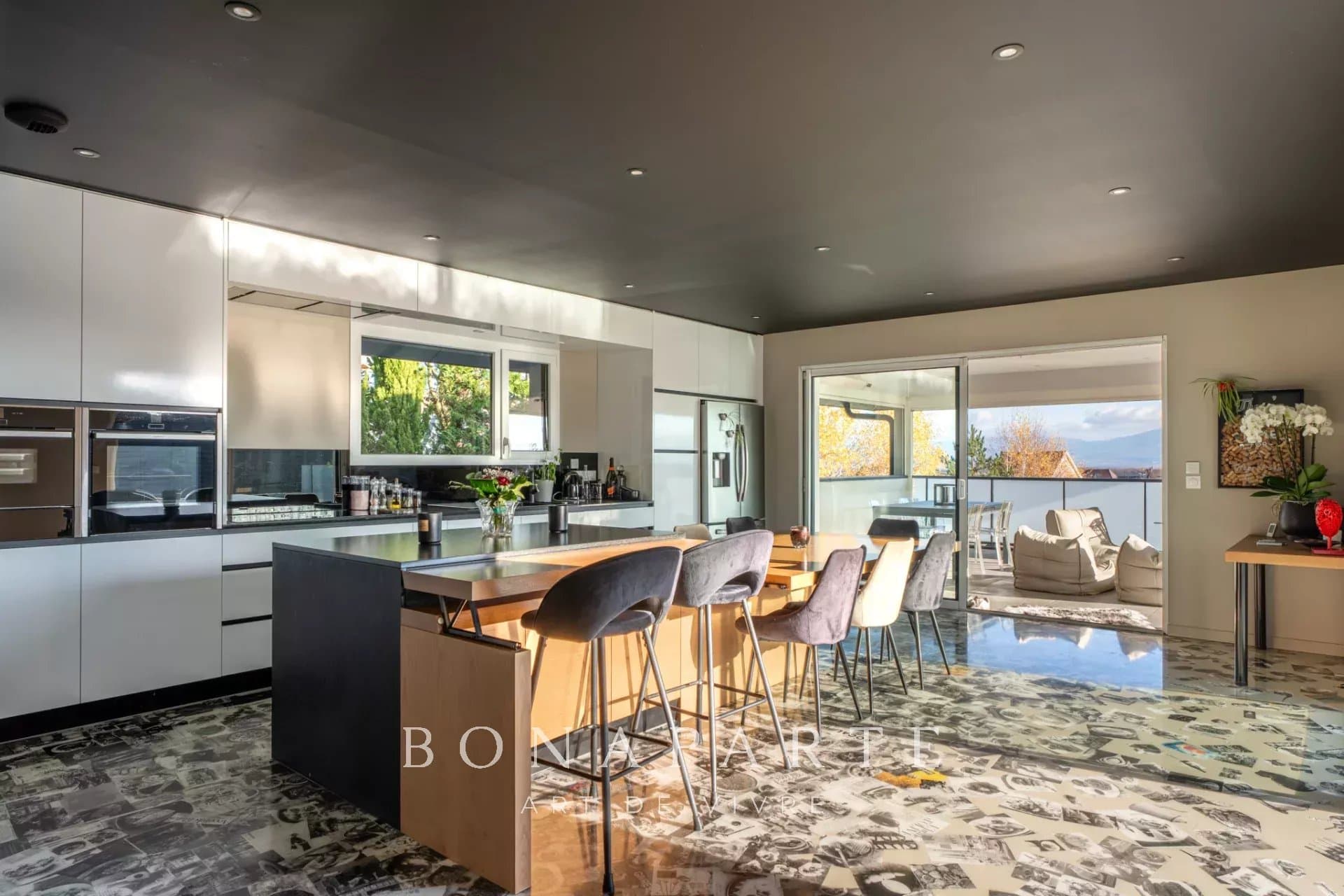 Divonne-les-Bains - Magnifique villa contemporaine avec piscine et vue Mont-Blanc - Photo 5