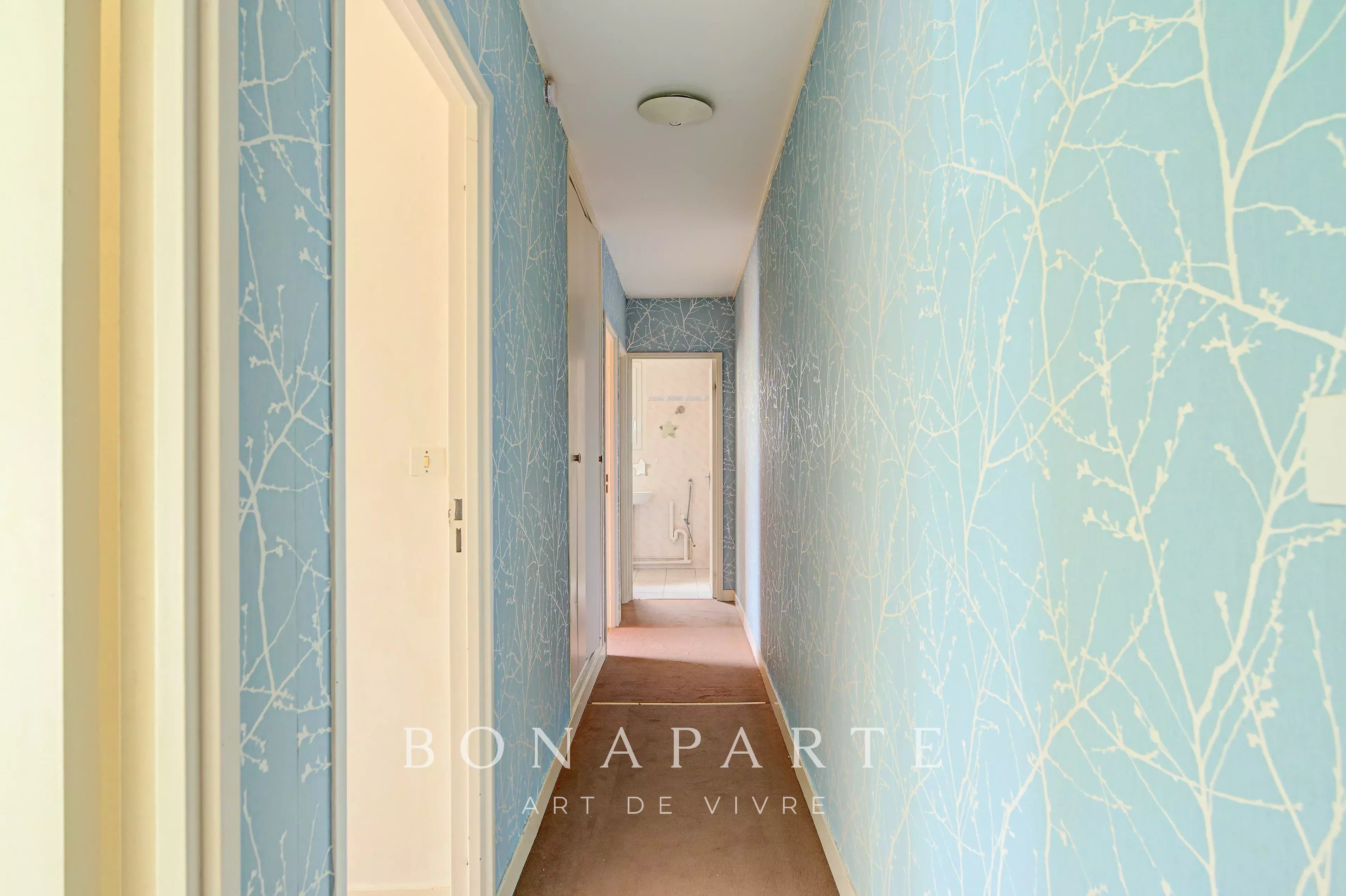 VERSAILLES - ENTRE CHÂTEAU ET MARCHÉ NOTRE-DAME – 115 M² – 3 CHAMBRES – 2 PARKINGS EN SOUS-SOL - Photo 10