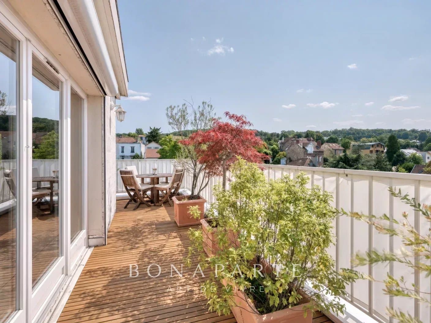 Dernier étage avec terrasse - Photo 11