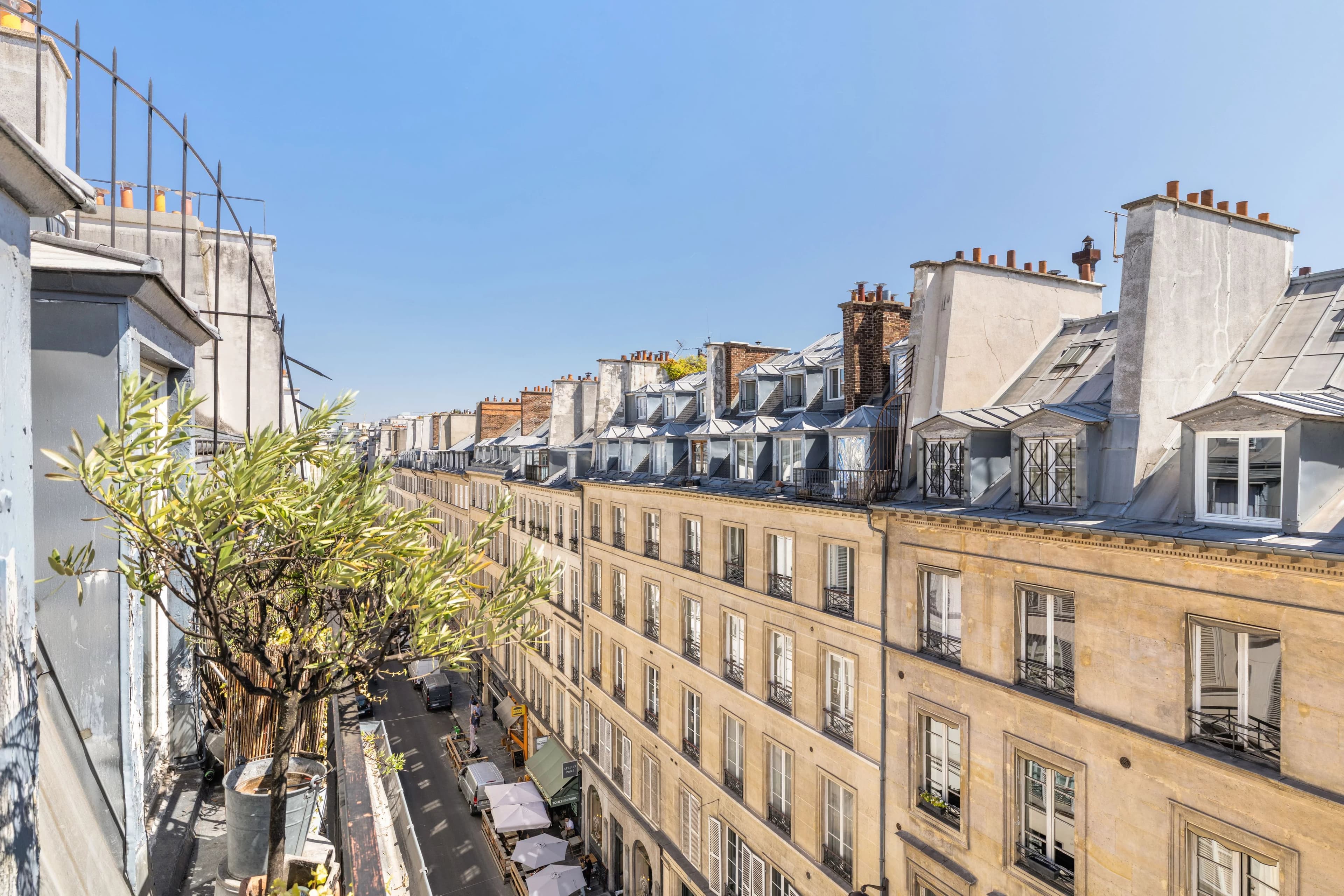 Paris 8ᵉ – Madeleine | Appartement 5 pièces avec balcon - Photo 3
