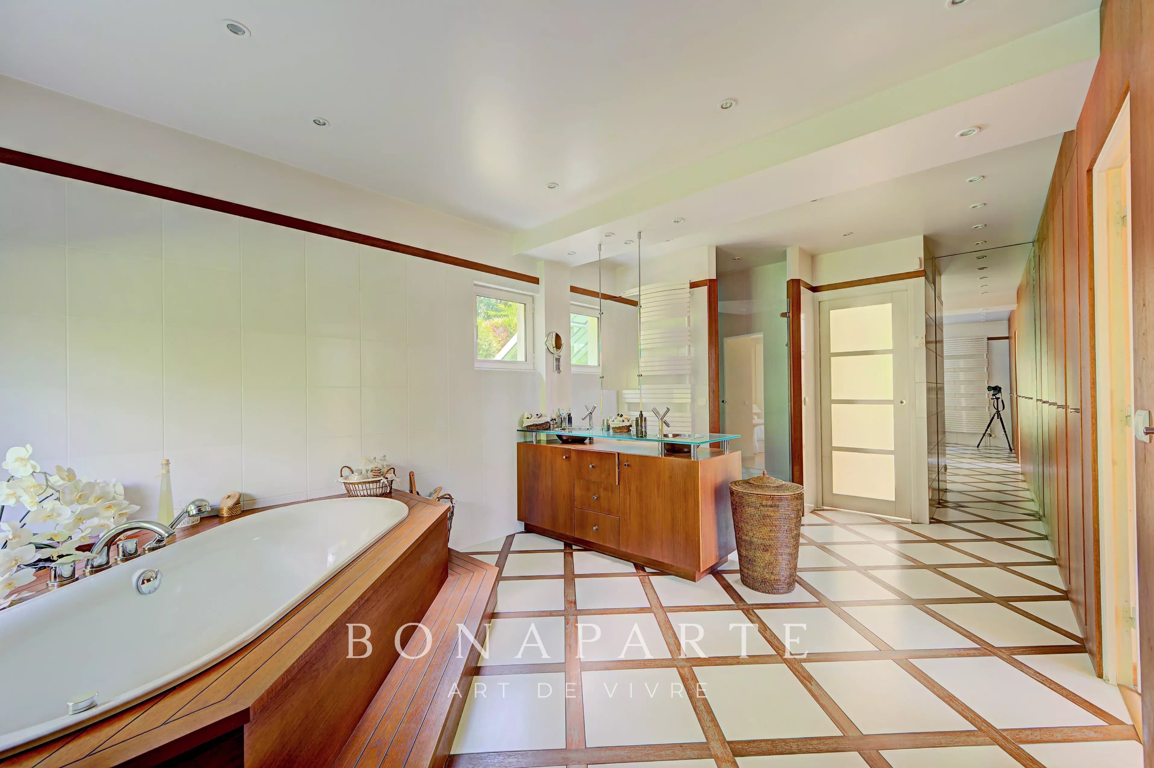 CRESPIÈRES - MAISON CONTEMPORAINE - 260 M² - Photo 23