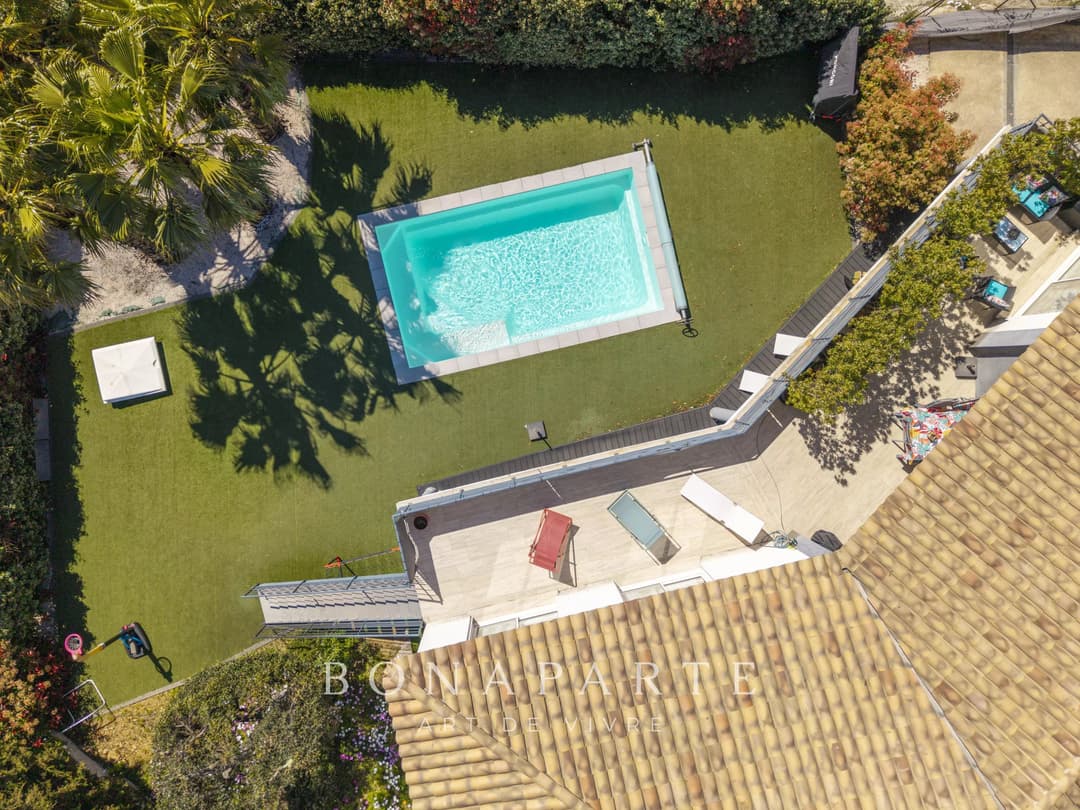 SAINT-AYGULF - Villa récente avec appartement indépendant - Photo 2