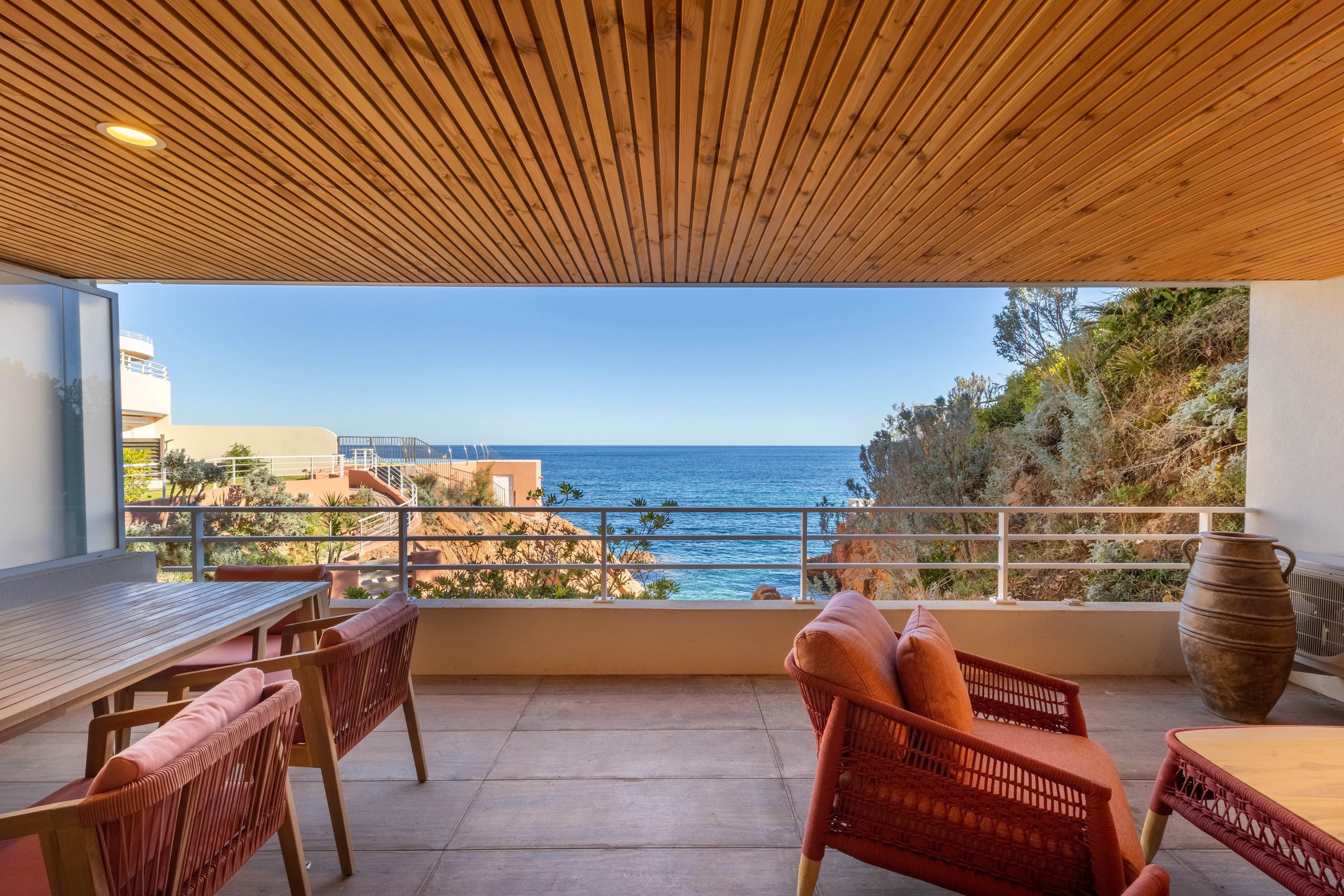 VUE MER PANORAMIQUE : Appartement T2 d’exception de 52 m² pieds dans l’eau - Photo 7