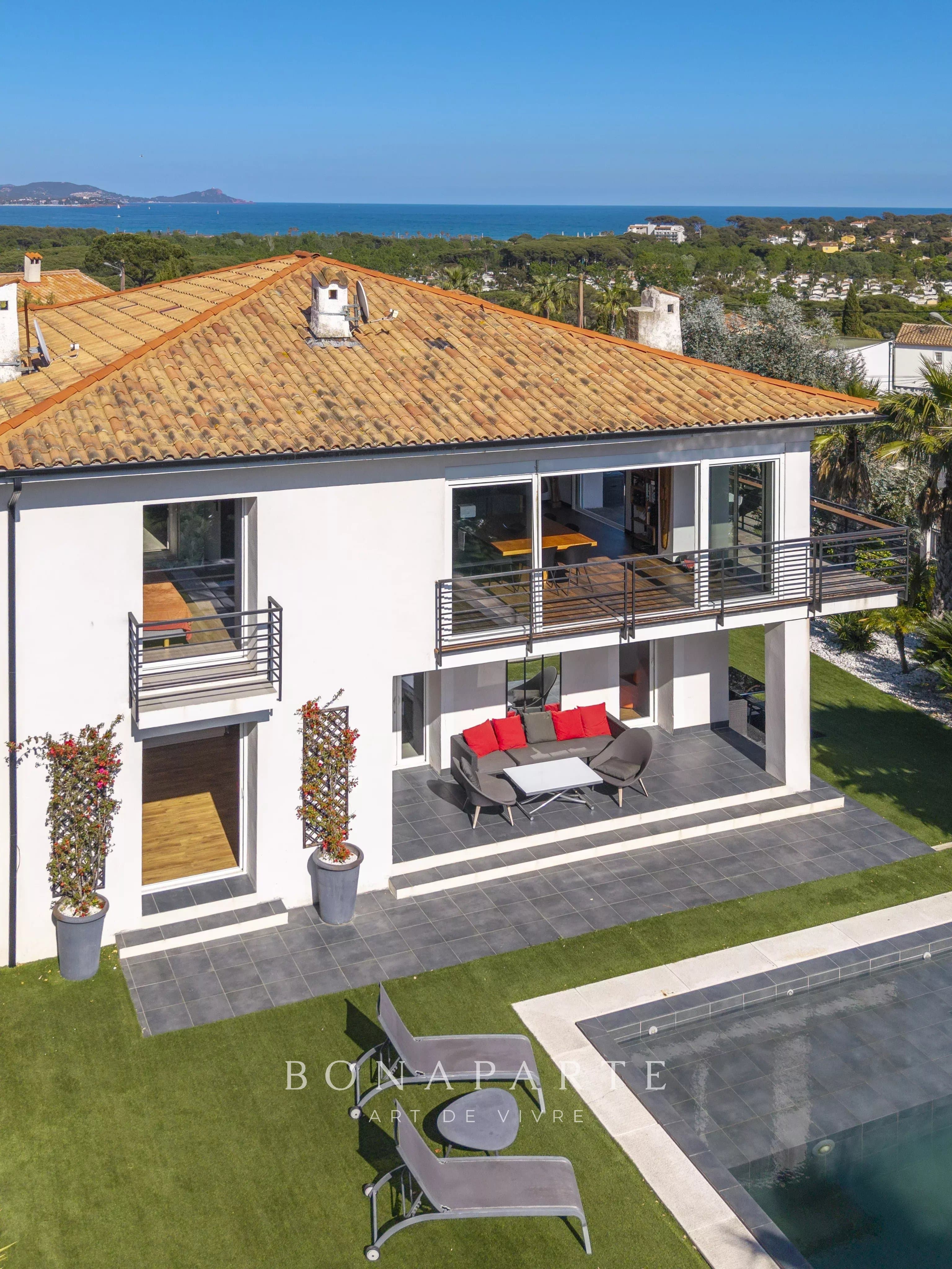 SAINT-AYGULF – MAISON AVEC PISCINE - Photo 11
