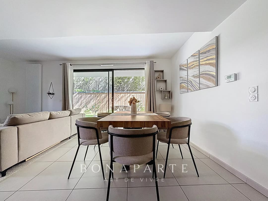 Divonne-Les-Bains Centre-ville - Appartement avec jardin - Photo 9