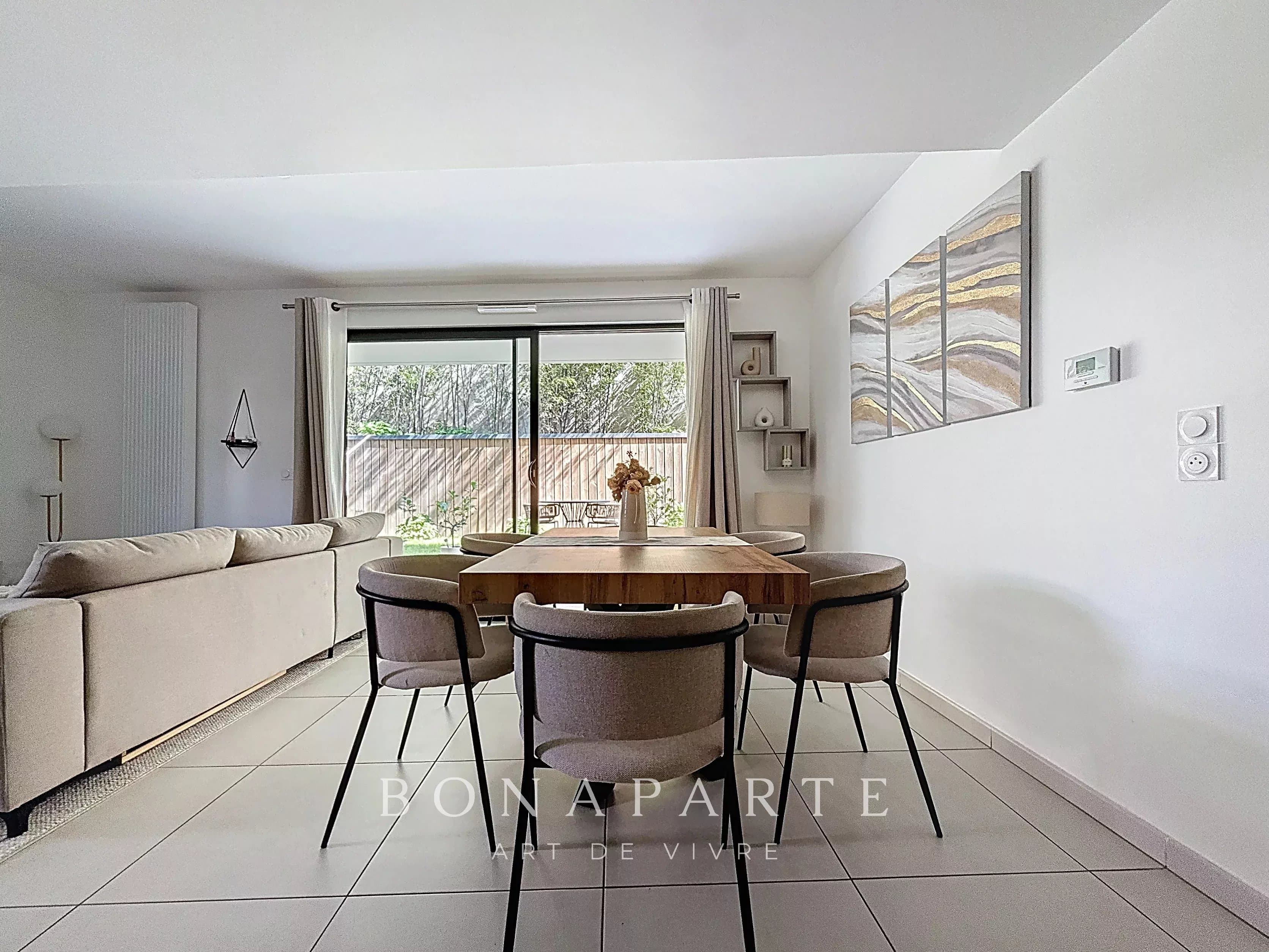 Divonne-Les-Bains Centre-ville - Appartement avec jardin - Photo 9