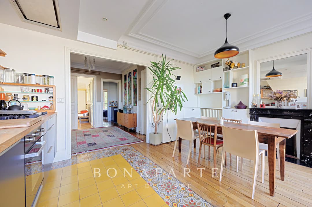 Paris 14e – Haussmannien, étage élevé avec ascenseur, balcon et vue dégagée - Photo 13