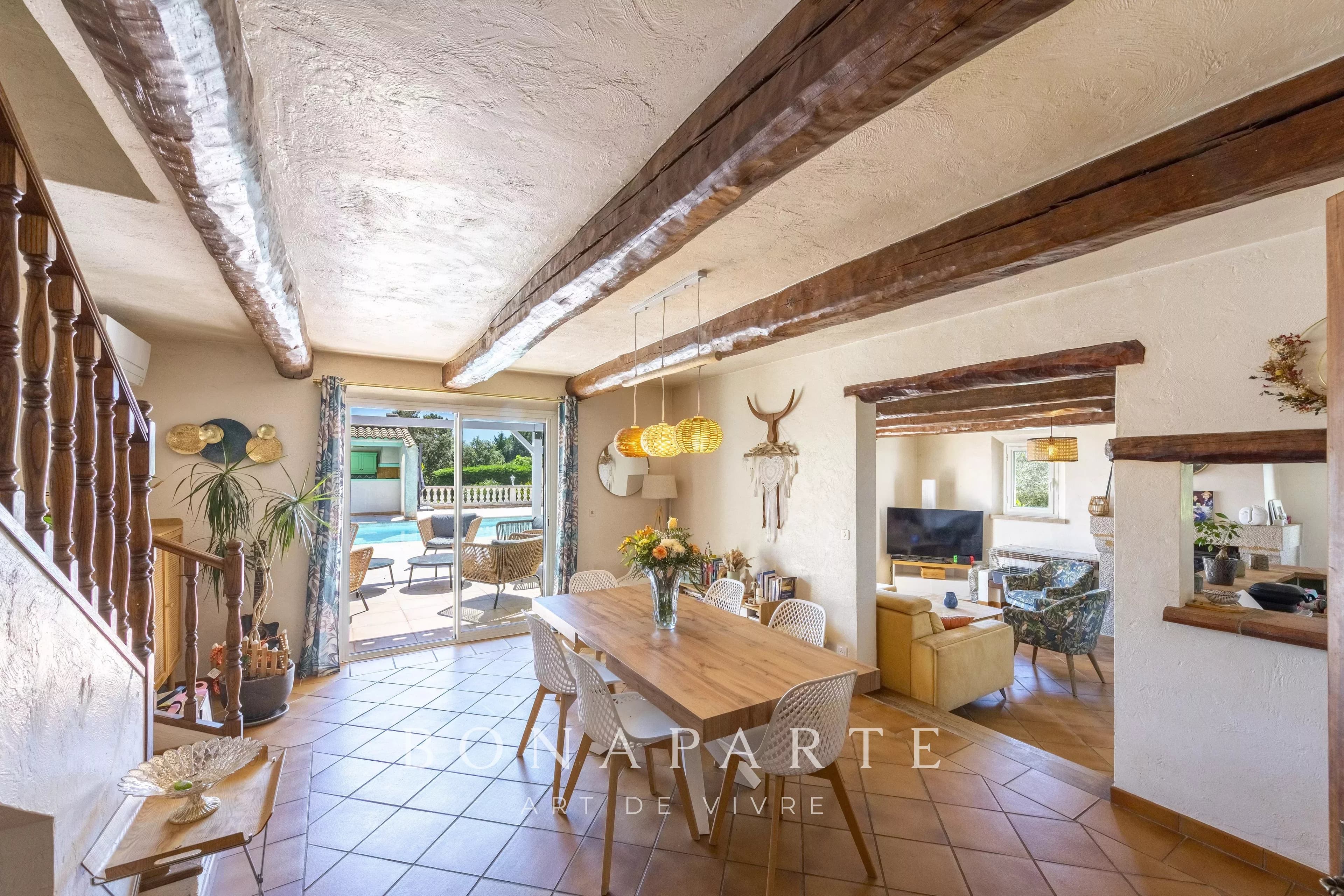 Superbe propriété de 257m² environ, située à Roquebrune sur Argens - Photo 5