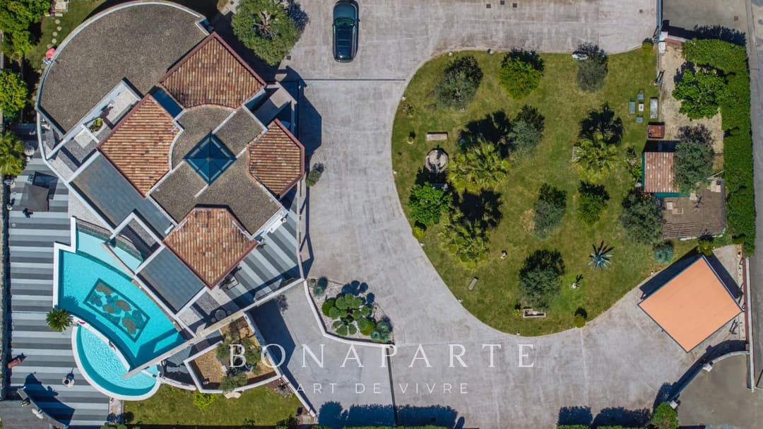 NÎMES - VILLA CONTEMPORAINE AVEC PISCINE ET GRAND GARAGE - Photo 14