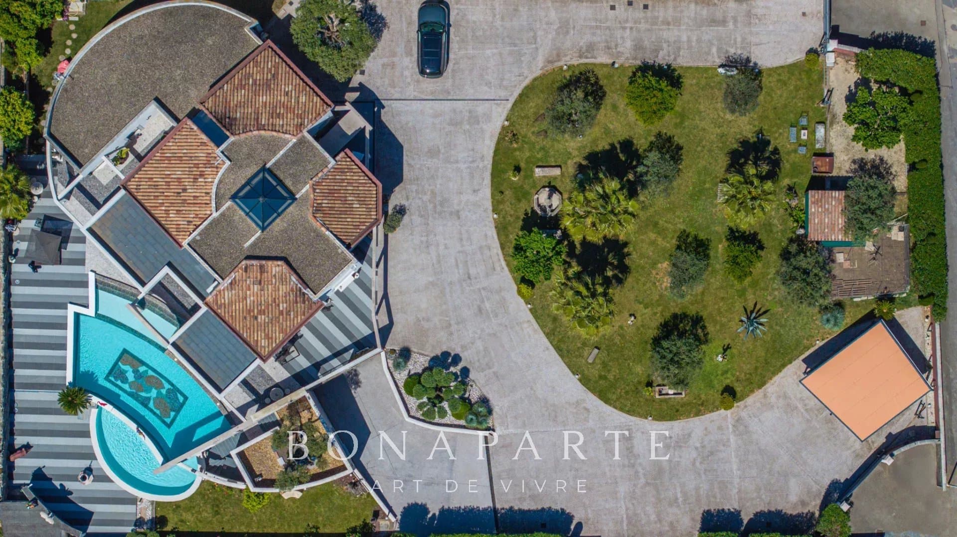 NÎMES - VILLA CONTEMPORAINE AVEC PISCINE ET GRAND GARAGE - Photo 14