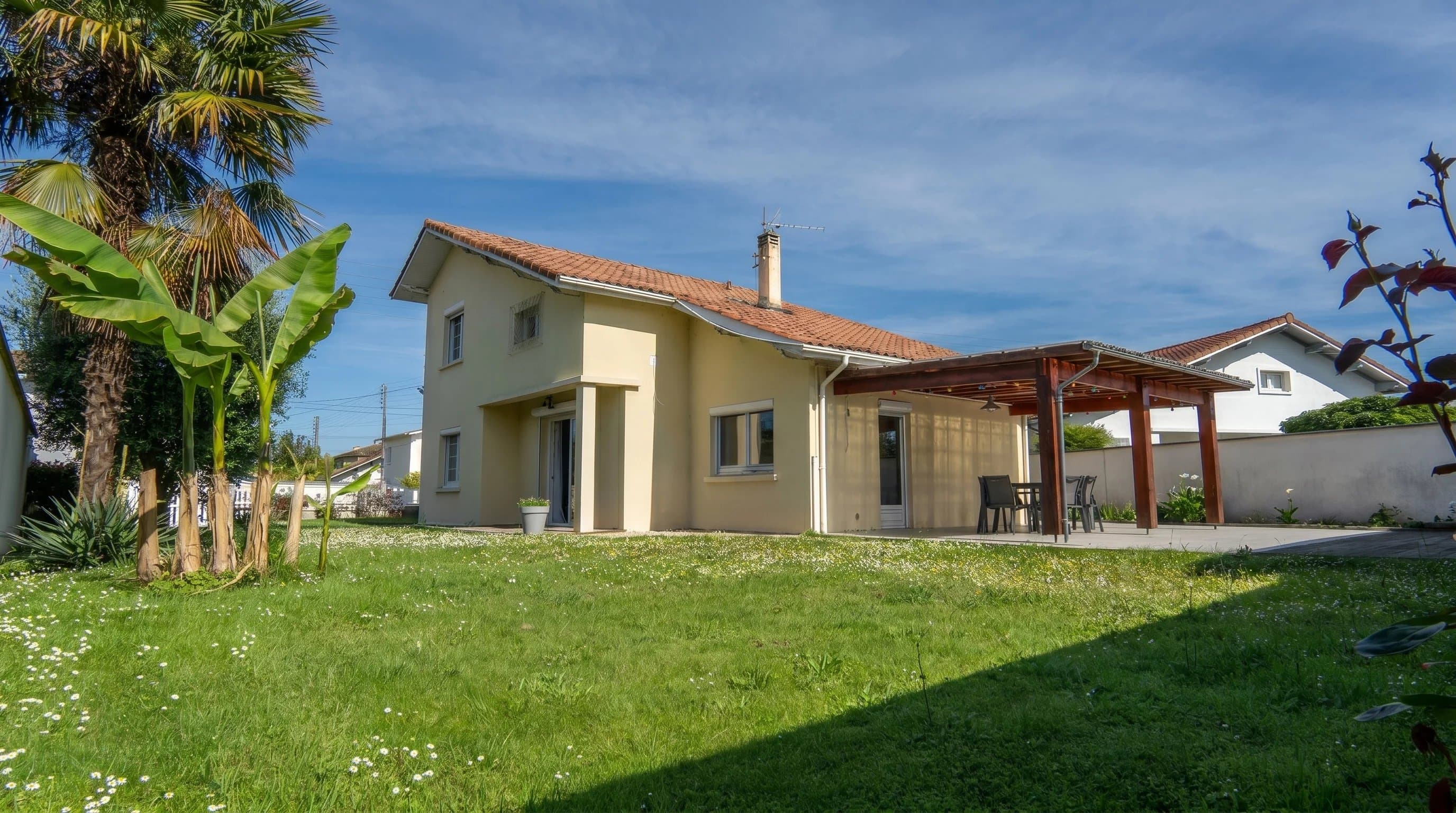BILLÈRE – MAISON DE VILLE 5 CHAMBRES  – CALME ET PROXIMITÉ GOLF - Photo 1