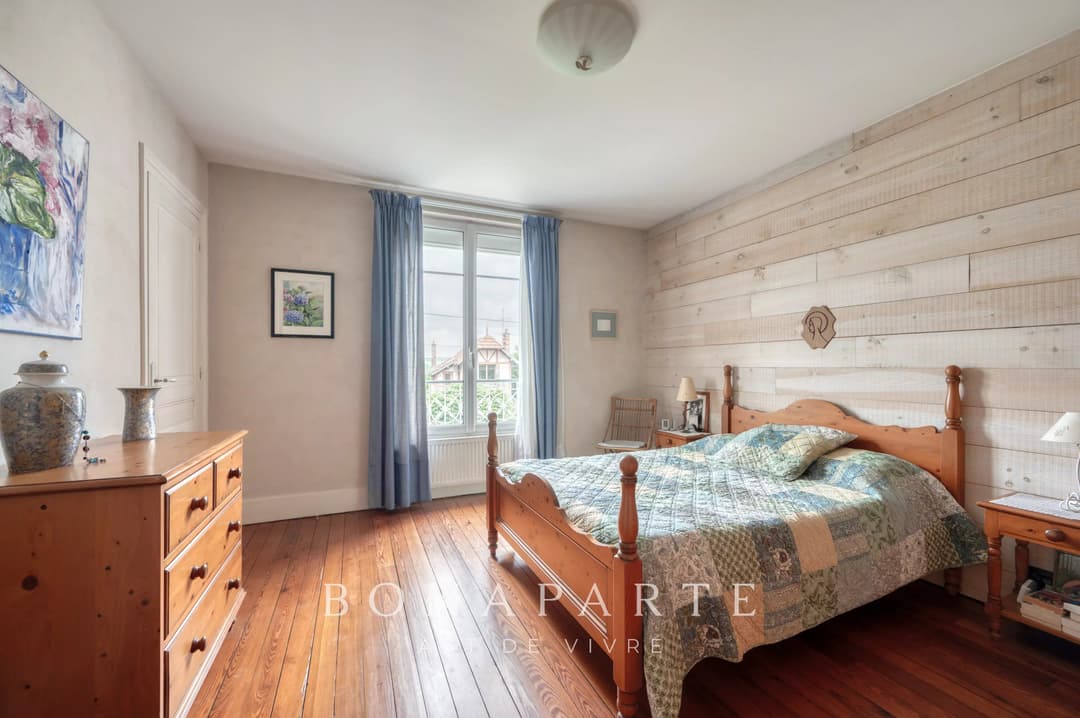 Maison de maître en meulière – 264 m² – Parc arboré de 1 440 m² à 40 min de Paris - Photo 19