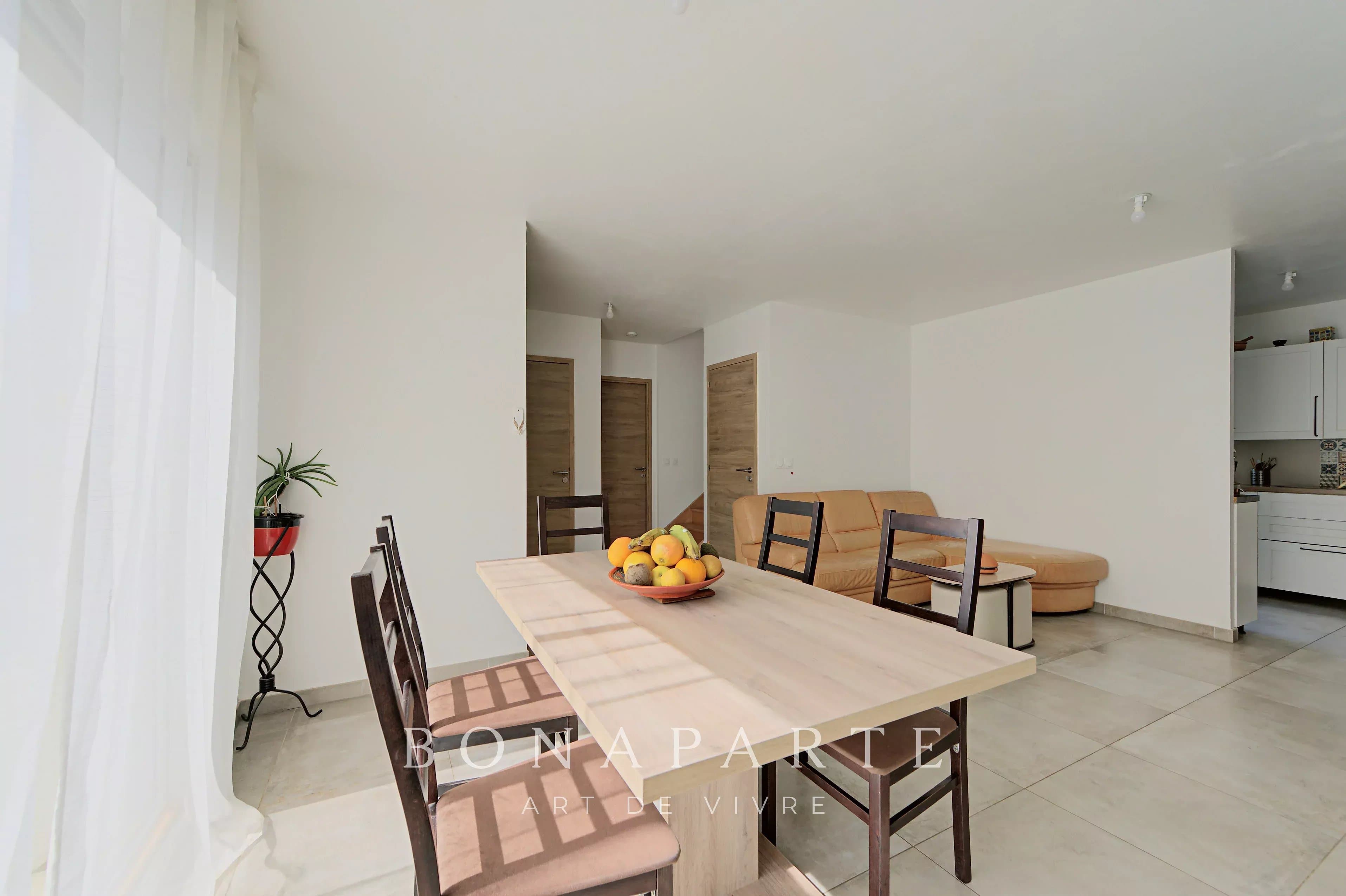 MAISONS-LAFFITTE, MAISON RECENTE À PROXIMITÉ IMMÉDIATE DU CENTRE-VILLE - Photo 6