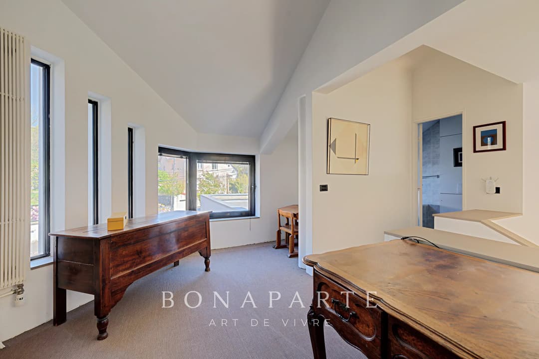 Maison d’architecte – 316 m² habitables – Dépendance indépendante – Piscine intérieure – Sous-sol total – Jardin paysagé de 800 m² - Photo 19