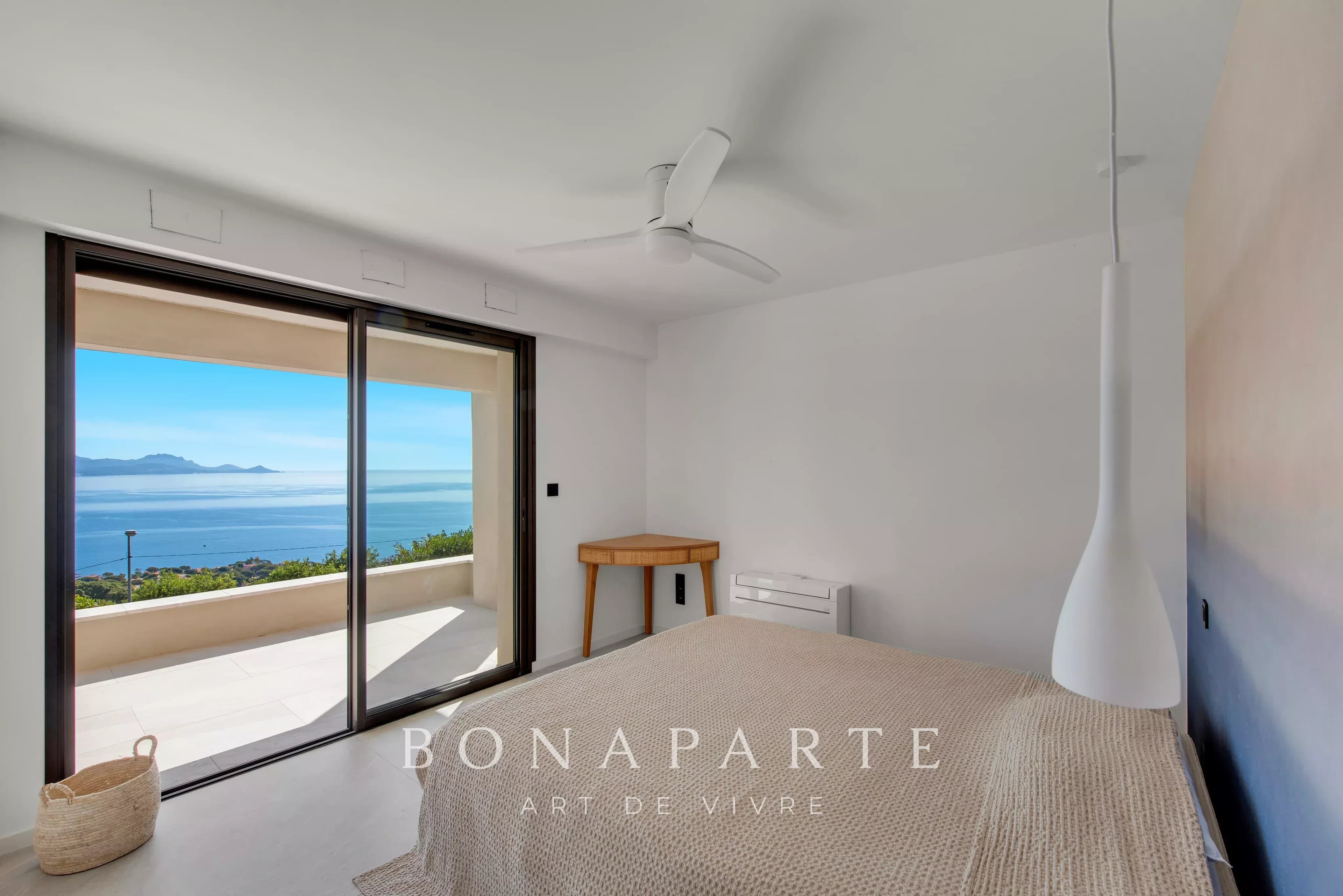 EXCLUSIVITE : Villa contemporaine – Vue mer panoramique exceptionnelle - Photo 12