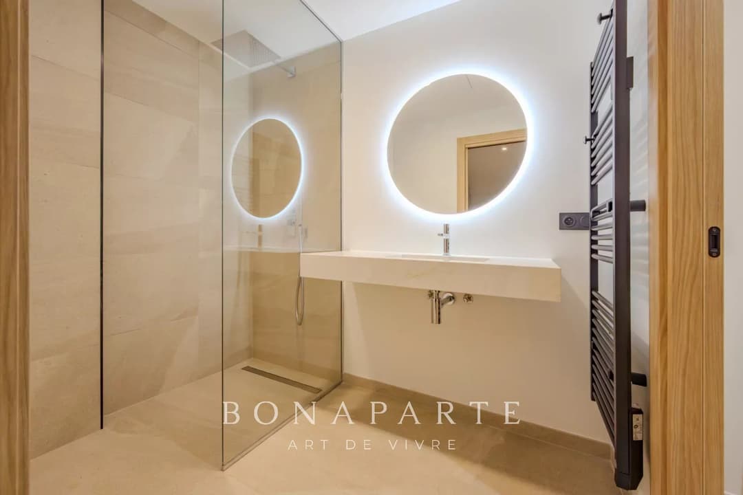 EXCLUSIVITE : Magnifique "villa appartement" en duplex avec très belle vue mer - Photo 32