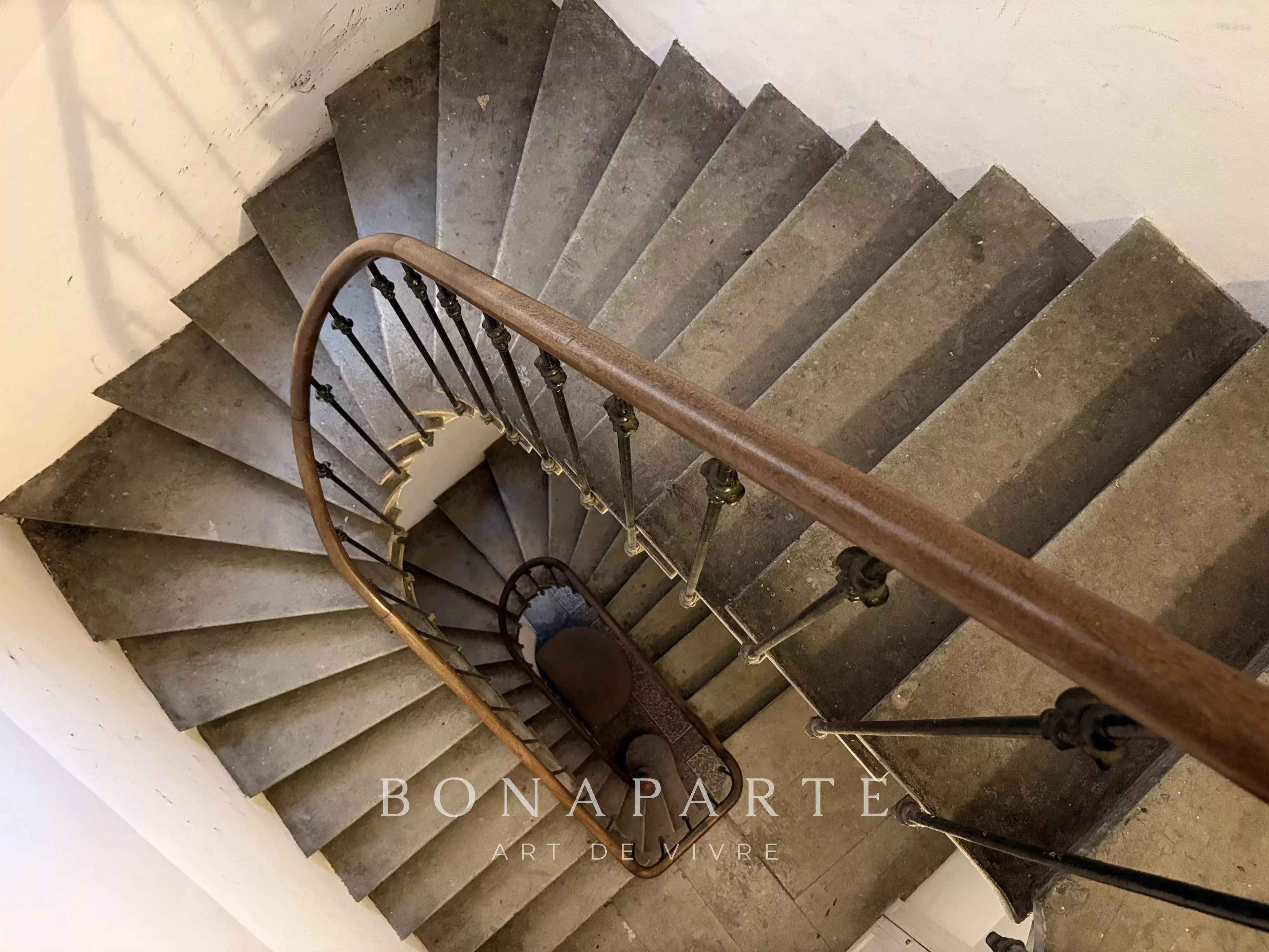 Immeuble Nîmes – Adresse de prestige en centre-ville - Photo 7