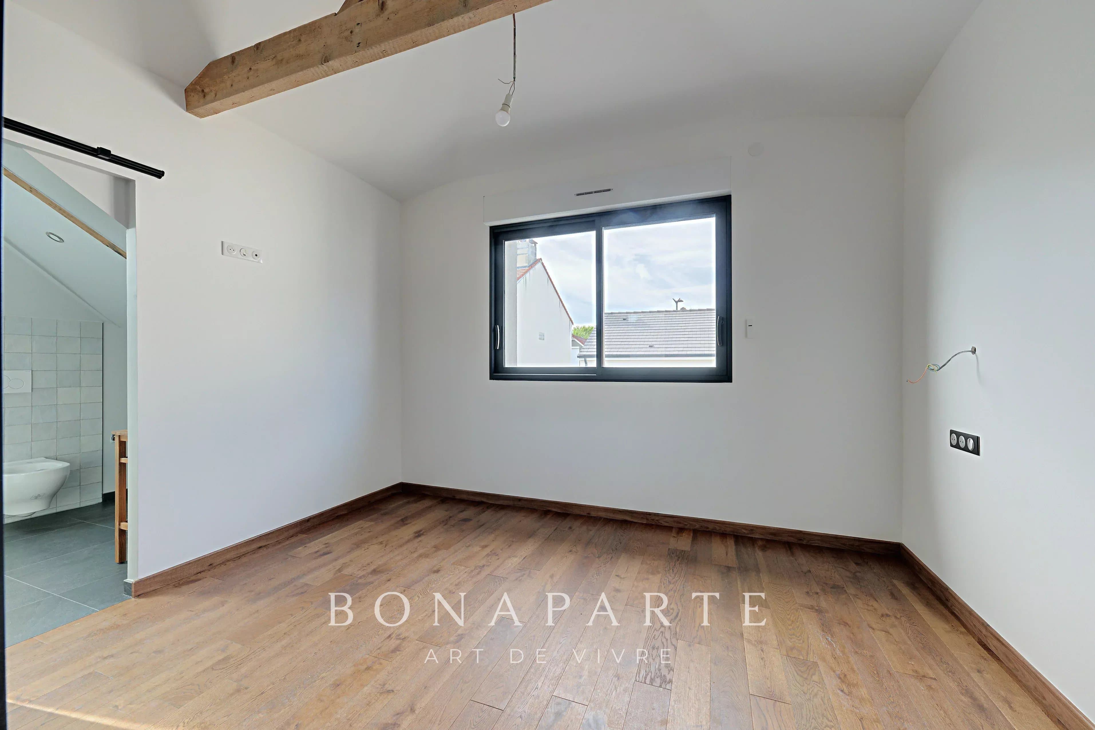ANTONY centre – Maison récente de 230 m² avec ascenseur, piscine 8x4 et dépendances sur terrain de 1 150 m² - Photo 24