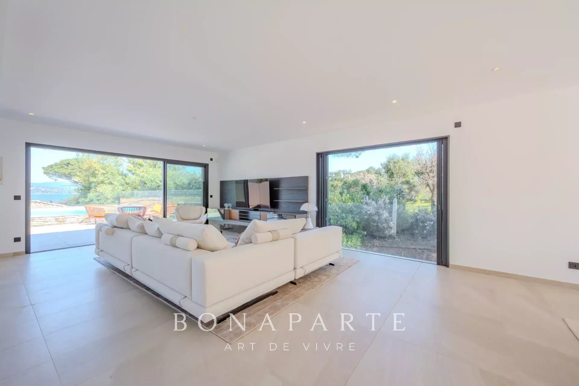 GASSIN - SAINT-TROPEZ Exclusivité : Magnifique villa-appartement en duplex avec très belle vue mer - Photo 29