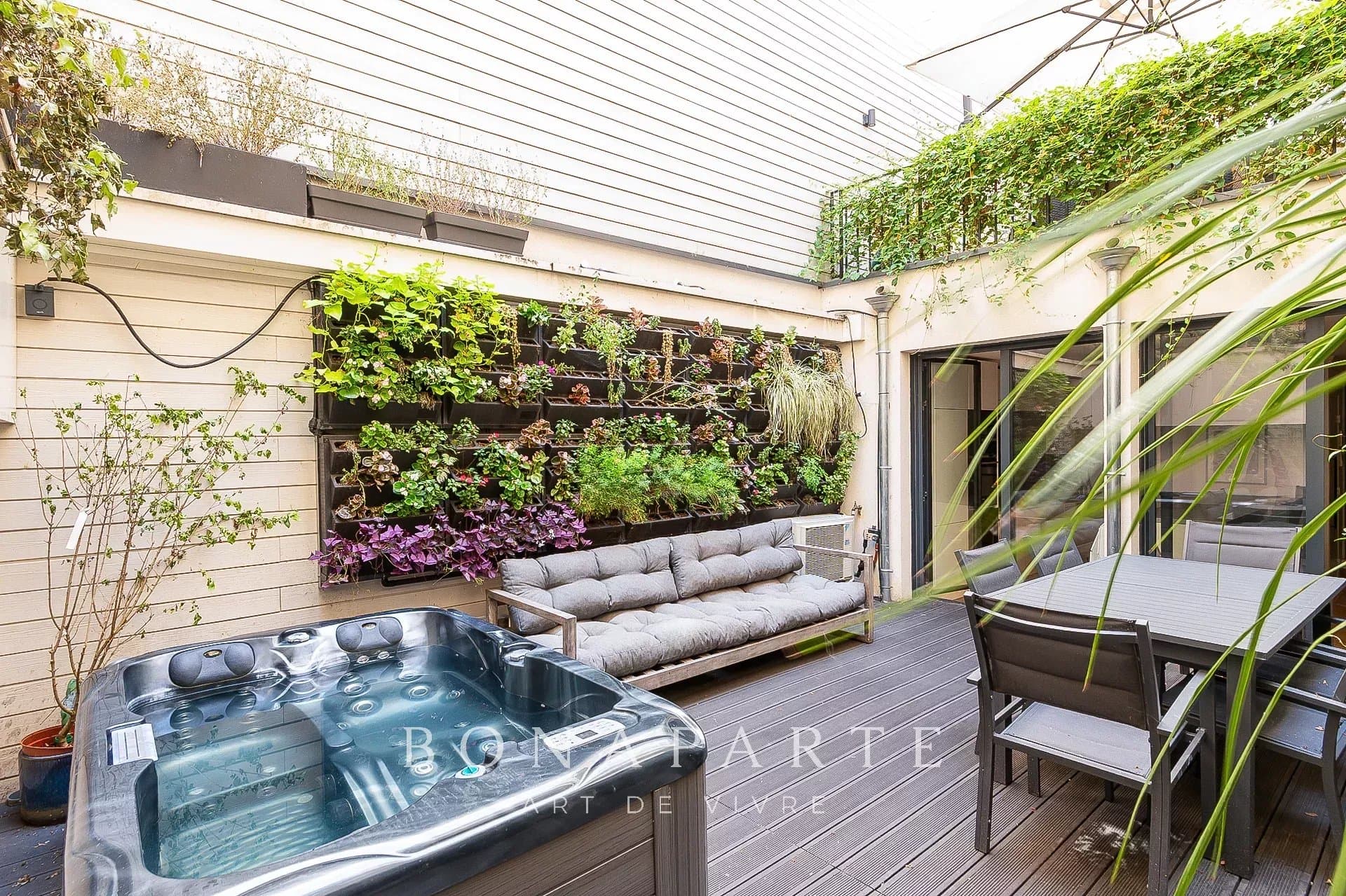 PARIS 20 / GAMBETTA – APPARTEMENT AVEC TERRASSE PAYSAGÉE & JACUZZI – UNE VÉRITABLE SUITE À CIEL OUVERT - Photo 11