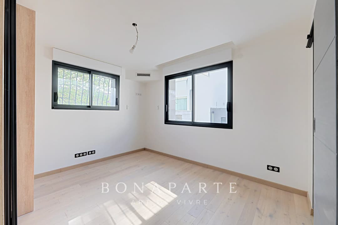 Antony centre – Maison récente de 230 m² avec ascenseur, piscine 8x4 et dépendances sur terrain de 1 150 m² - Photo 10