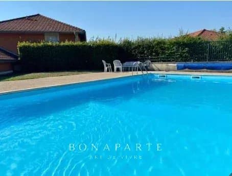 Prévessin-Moëns, 63.3 m² house with swimming pool