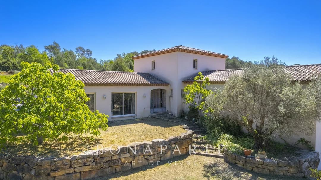 Villa de maçon, traditionnelle, de 230m² habitables, sur un terrain de 4297m² + piscine - Photo 3