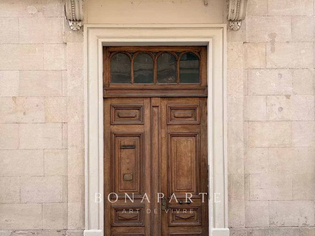 Immeuble Nîmes – Adresse de prestige en centre-ville - Photo 2