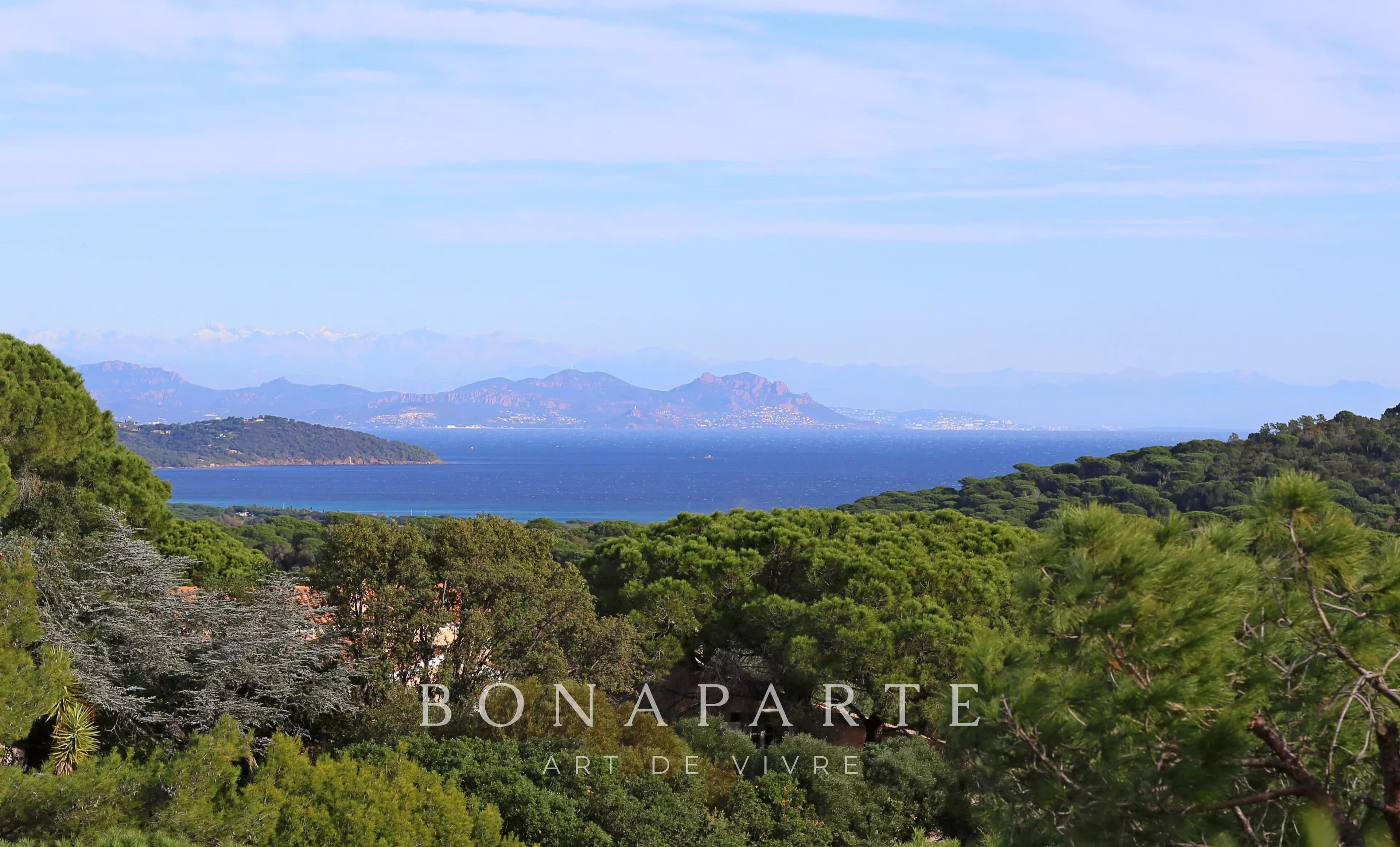 Ramatuelle – L’Escalet – Terrain avec permis purgé et double vue mer - Photo 1
