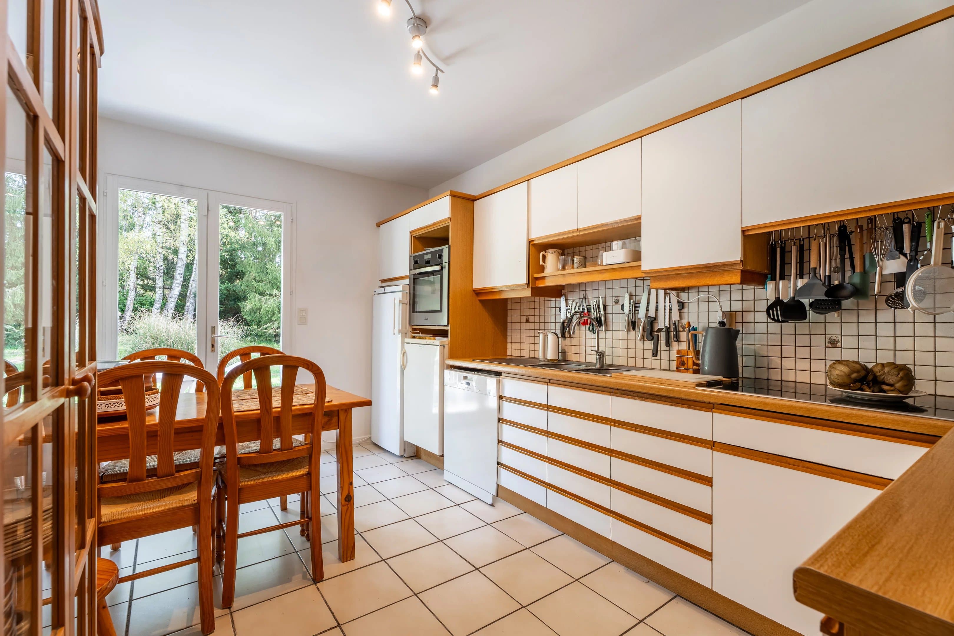 ÉCHENEVEX – MAISON FAMILIALE DANS UN ENVIRONNEMENT RECHERCHÉ - Photo 5