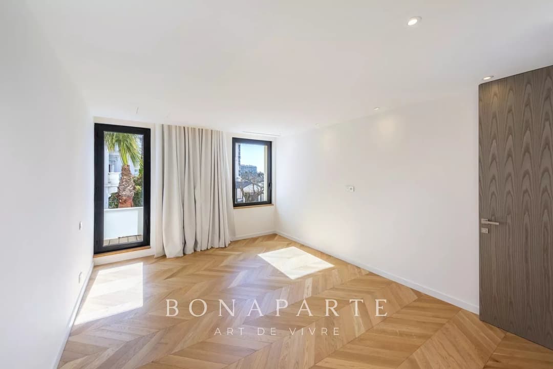Magnifique cachet pour cet appartement T3 de 107m² situé en plein centre-ville à moins de 50m de la mer - Photo 14